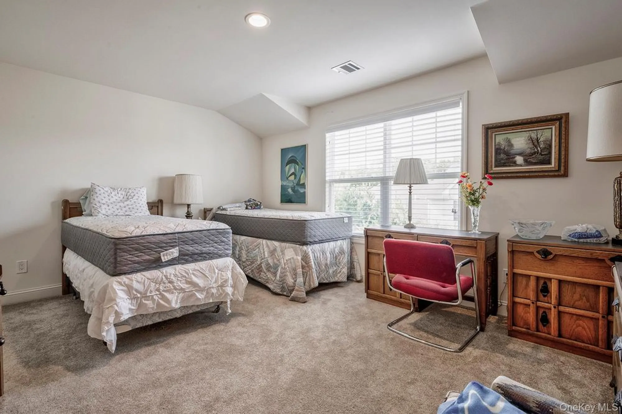 Property Slideshow image 24 of 28 | 60 pacific dunes ct, Medford, NY, 11763