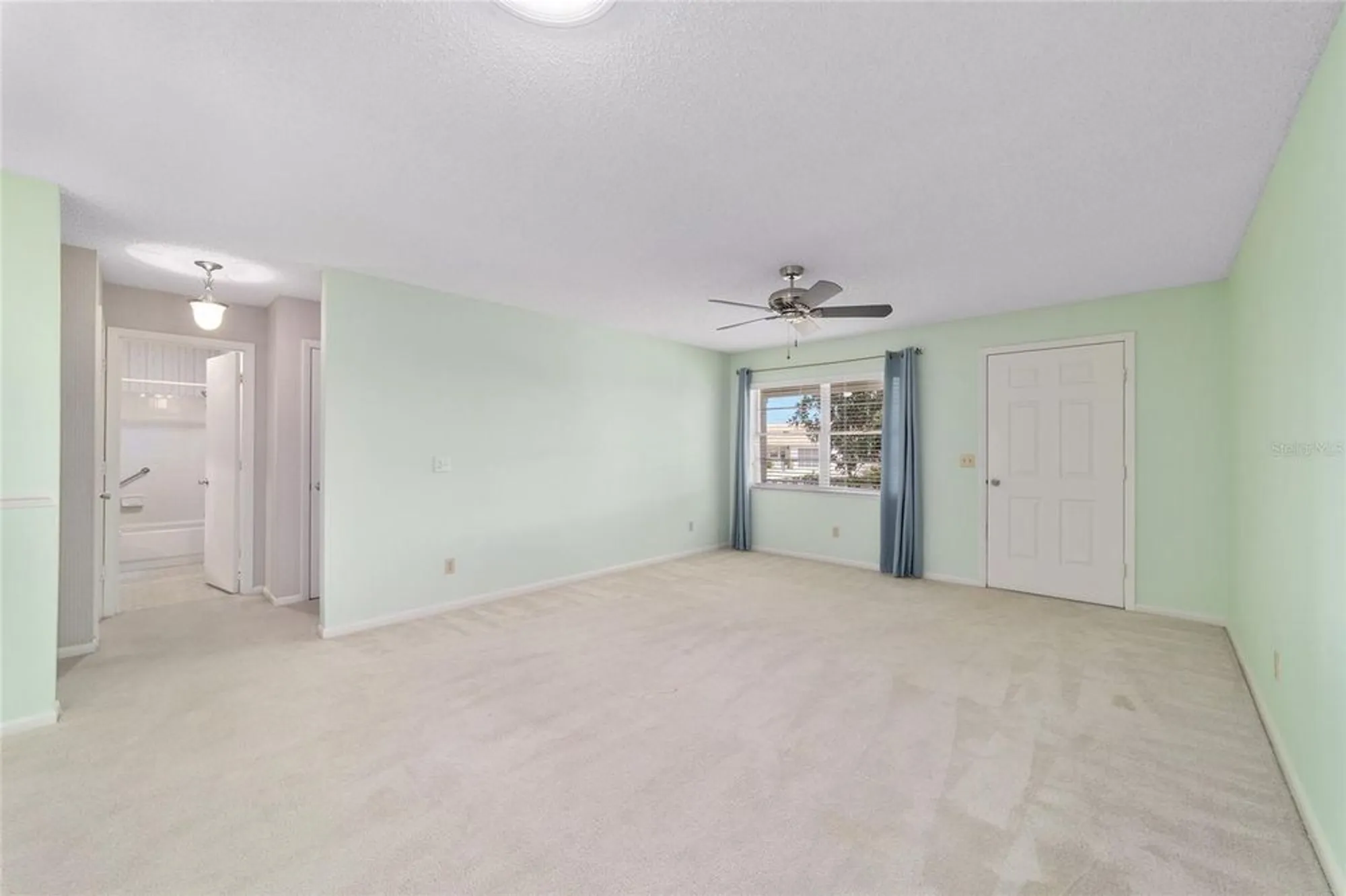 Property Slideshow image 15 of 51 | 8530 sw 90th st c, Ocala, FL, 34481