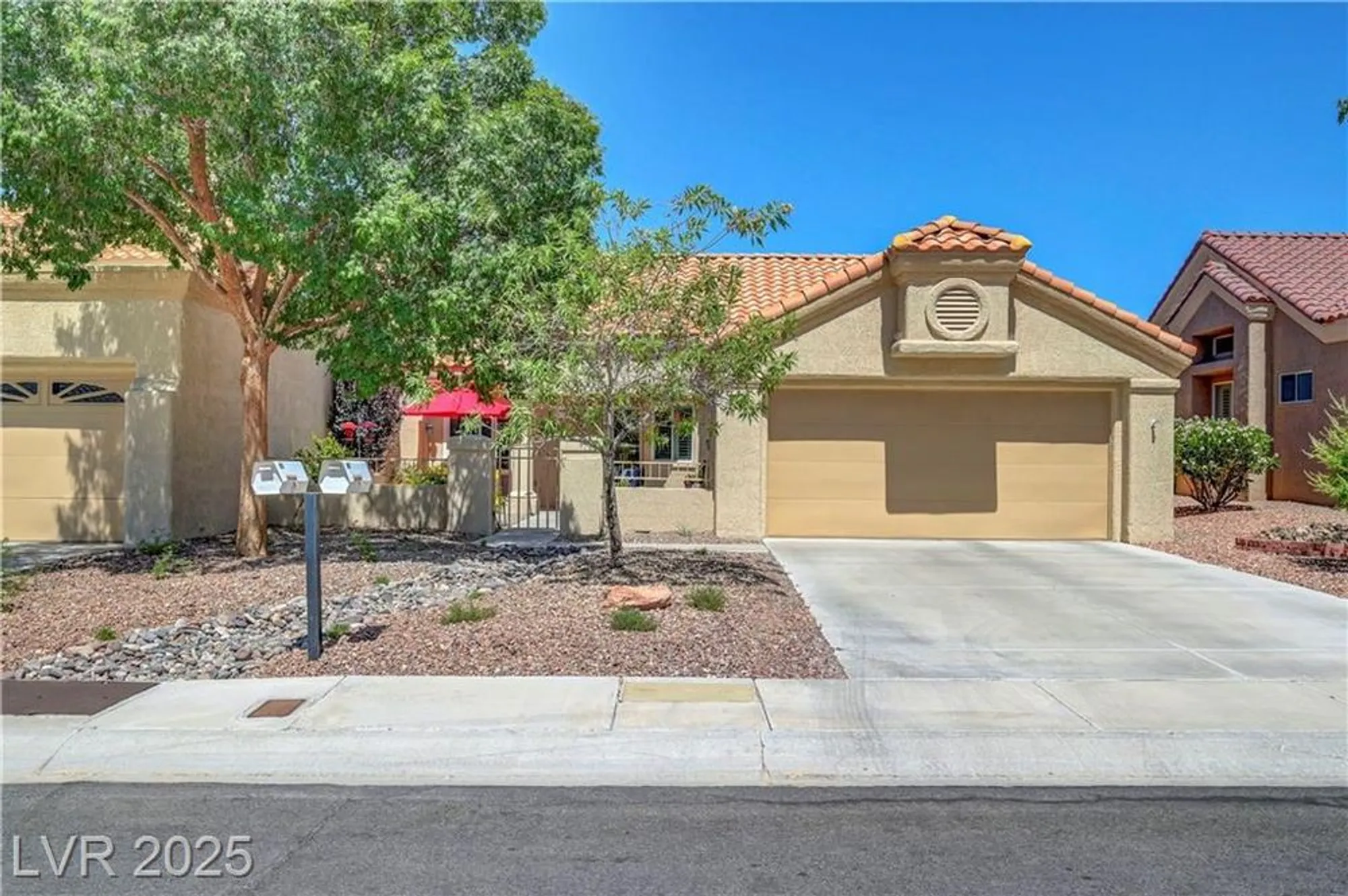 Property Slideshow image 1 of 55 | 2456 desert butte dr, Las Vegas, NV, 89134