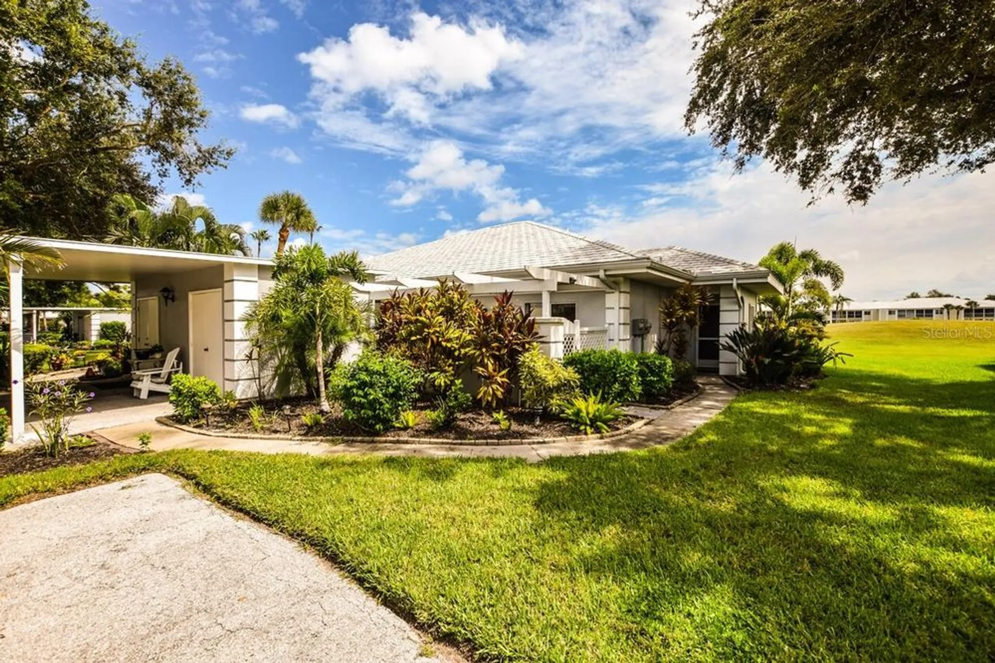 Property Slideshow image 2 of 63 | 208 cerromar way 26, Venice, FL, 34293