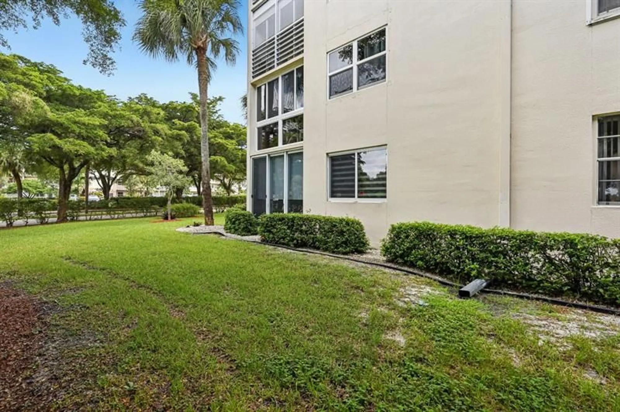 Property Slideshow image 37 of 44 | 1601 abaco dr m1, Coconut Creek, FL, 33066