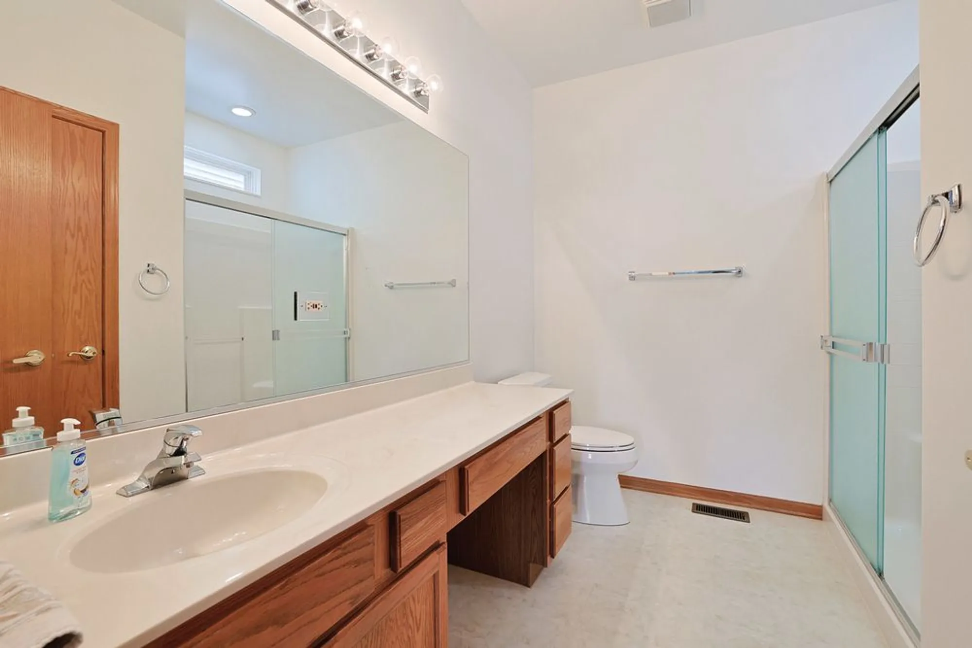 Property Slideshow image 20 of 43 | 12250 songbird ln, Huntley, IL, 60142