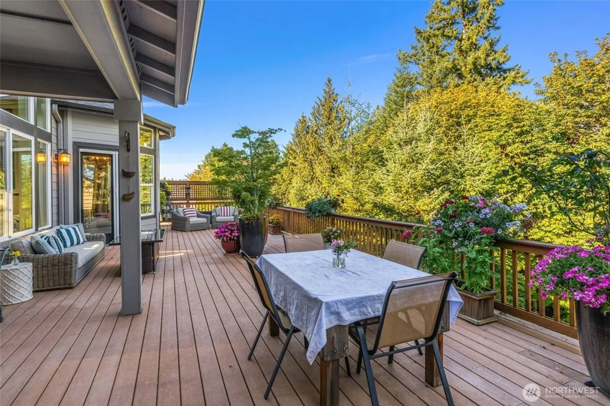 Property Slideshow image 30 of 38 | 12438 243rd pl, Redmond, WA, 98053