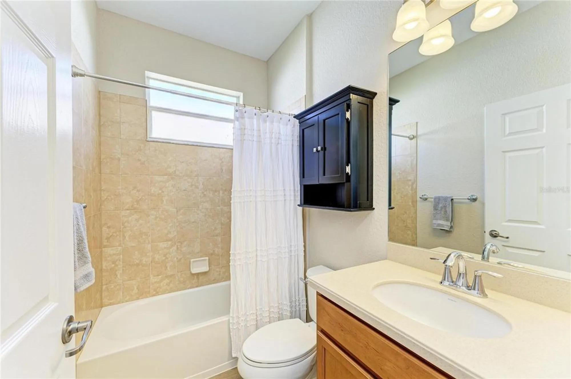 Property Slideshow image 32 of 63 | 350 river enclave ct, Bradenton, FL, 34212