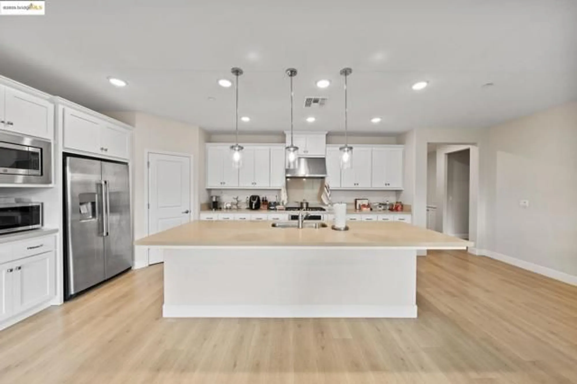 Property Slideshow image 5 of 22 | 1052 camborne dr, Manteca, CA, 95336