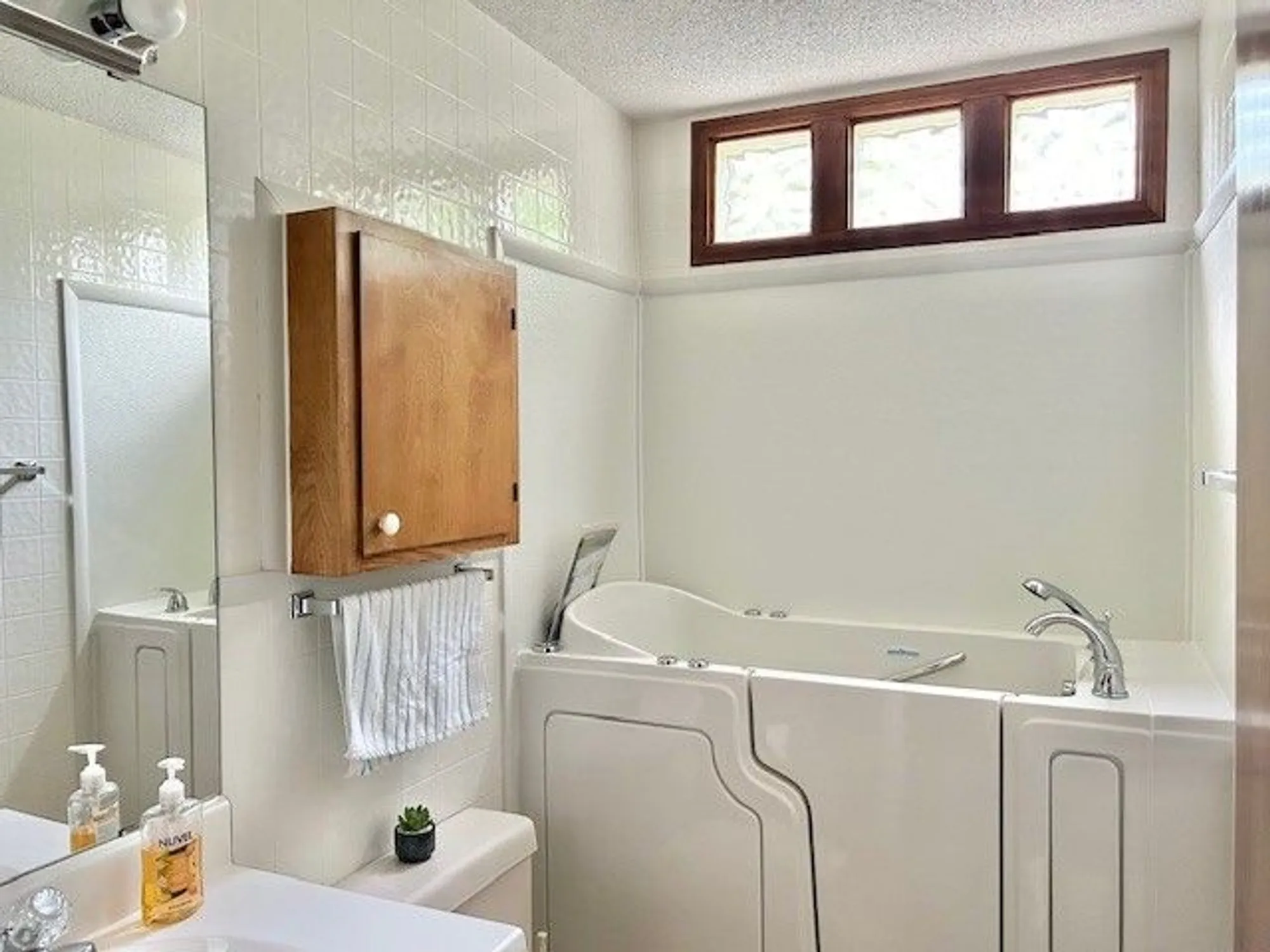 Property Slideshow image 18 of 20 | 142 cromwell ln, Crossville, TN, 38558