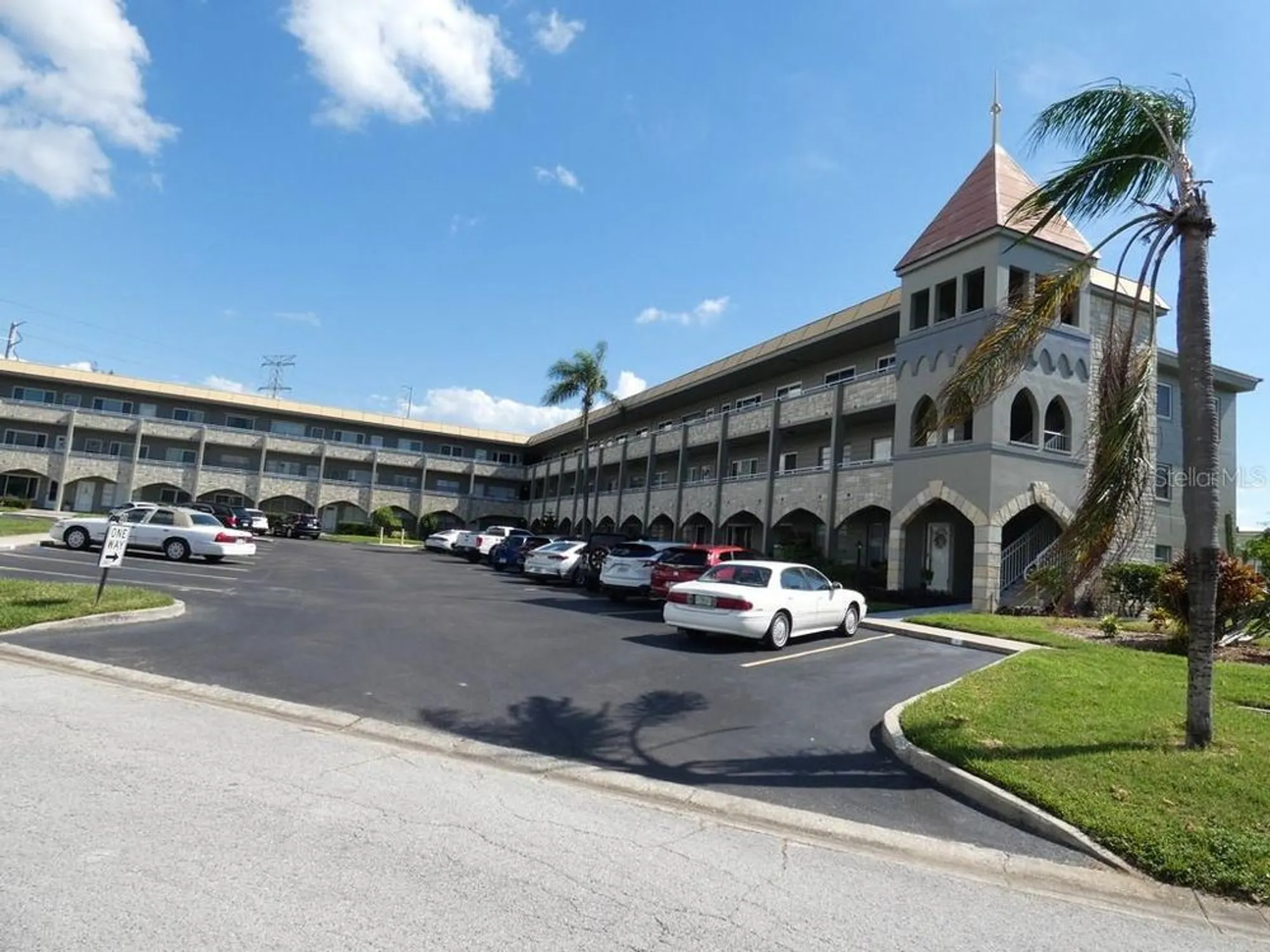 Property Slideshow image 1 of 30 | 2462 brazilia dr apt 44, Clearwater, FL, 33763