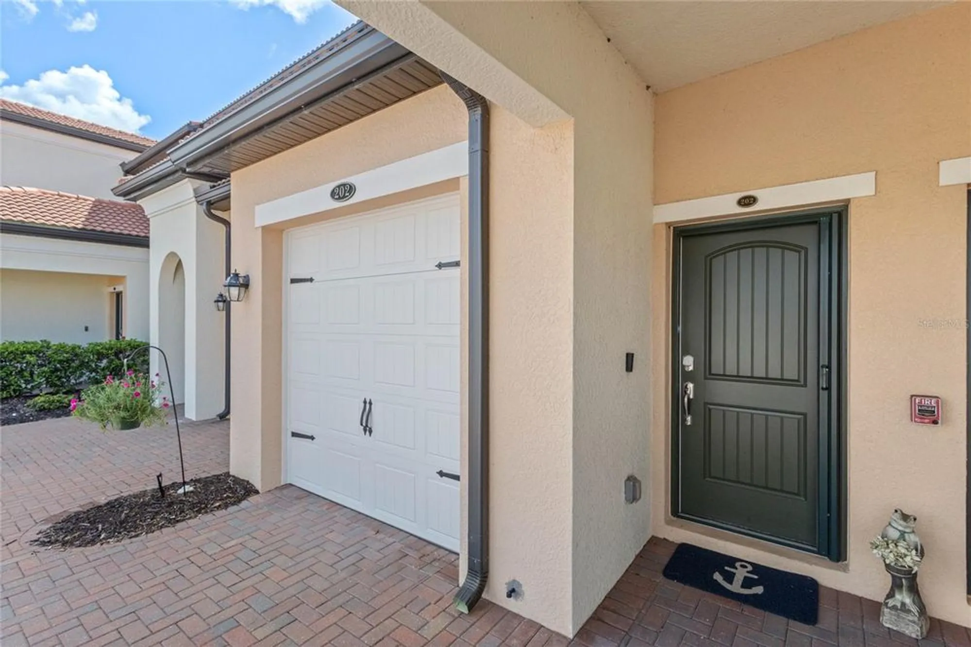Property Slideshow image 5 of 58 | 10035 crooked creek dr unit 202, Venice, FL, 34293