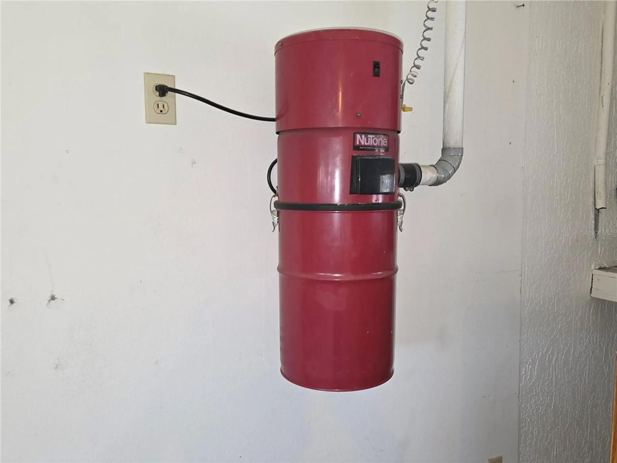 Property Slideshow image 30 of 37 | 9168 southern comfort ct, Weeki Wachee, FL, 34613