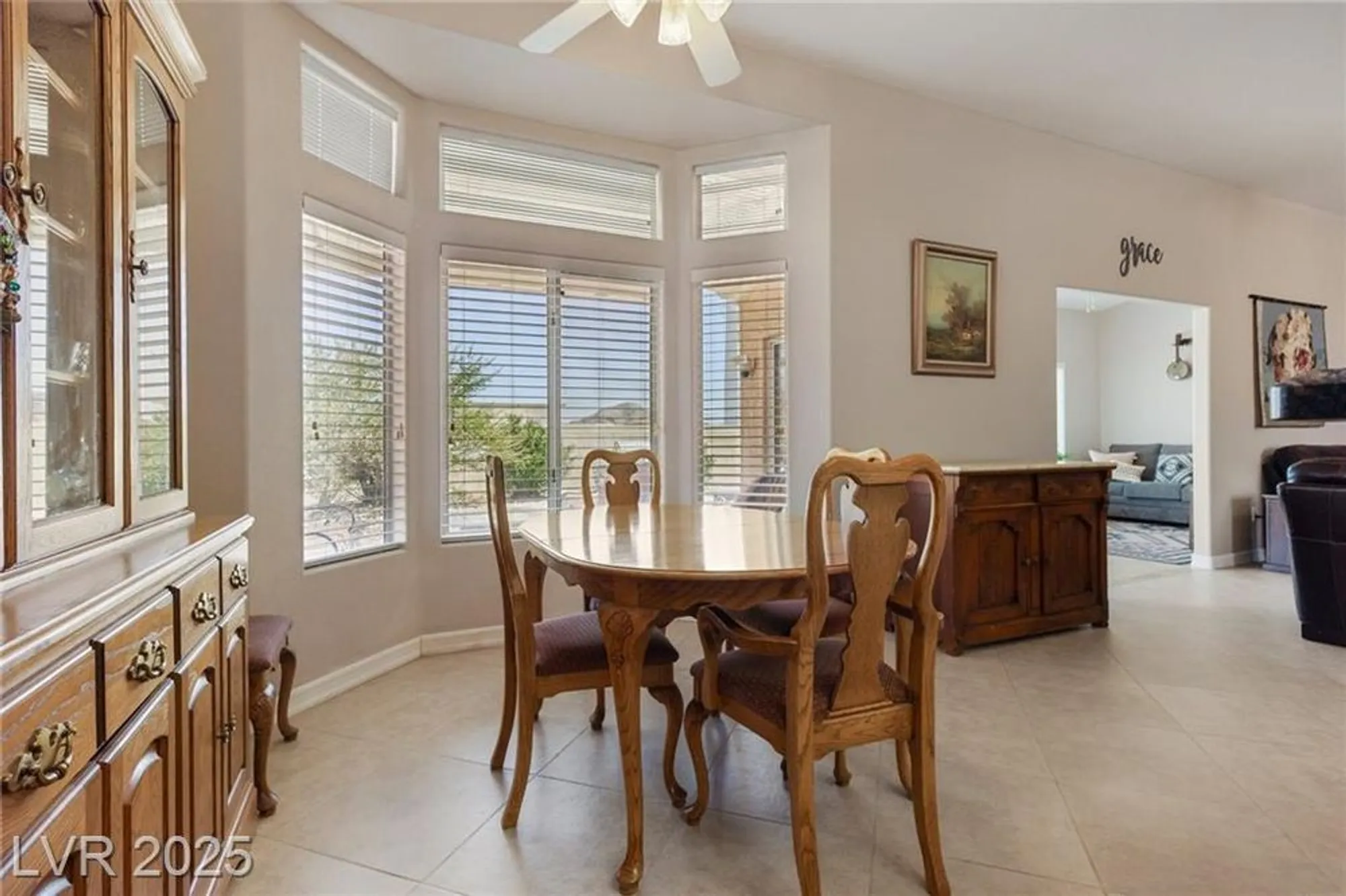 Property Slideshow image 14 of 56 | 10428 villa ridge dr, Las Vegas, NV, 89134