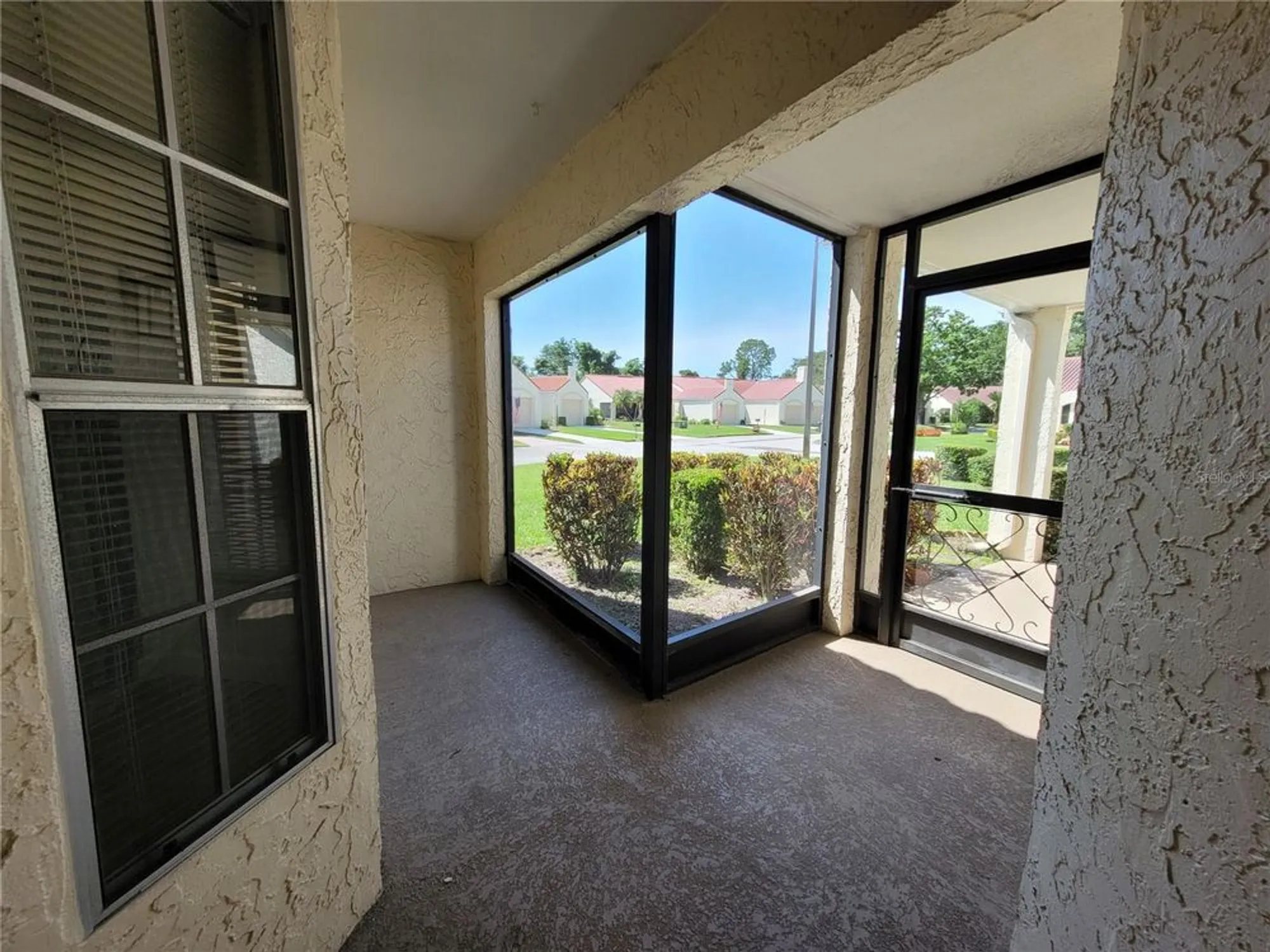 Property Slideshow image 2 of 23 | 946 madrid dr, Palm Harbor, FL, 34684