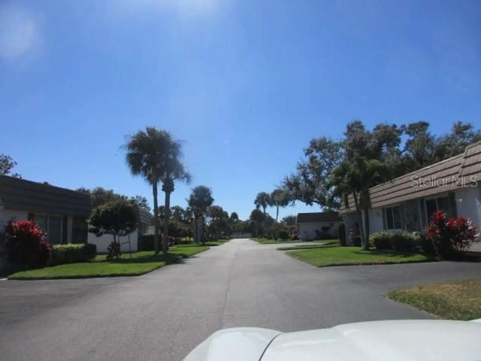 Property Slideshow image 15 of 17 | 5571 riverbluff cir # v1, Sarasota, FL, 34231