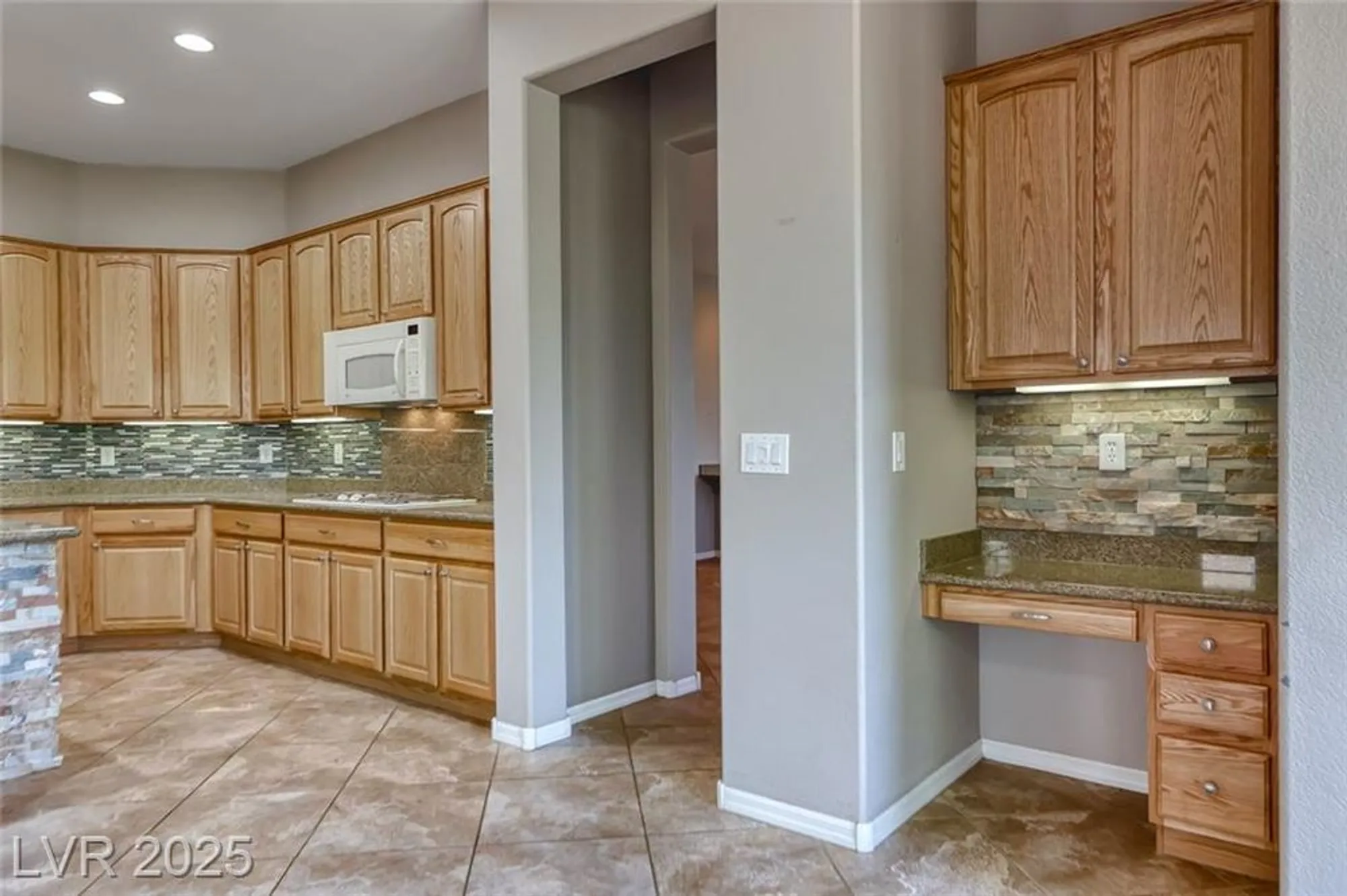 Property Slideshow image 15 of 43 | 2608 savannah springs ave, Henderson, NV, 89052