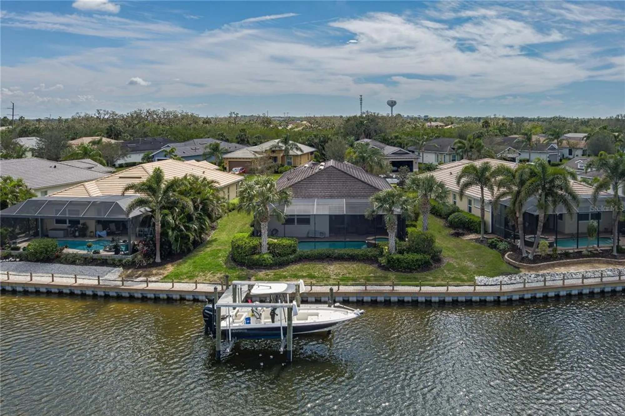 Property Slideshow image 27 of 56 | 5040 lake overlook ave, Bradenton, FL, 34208