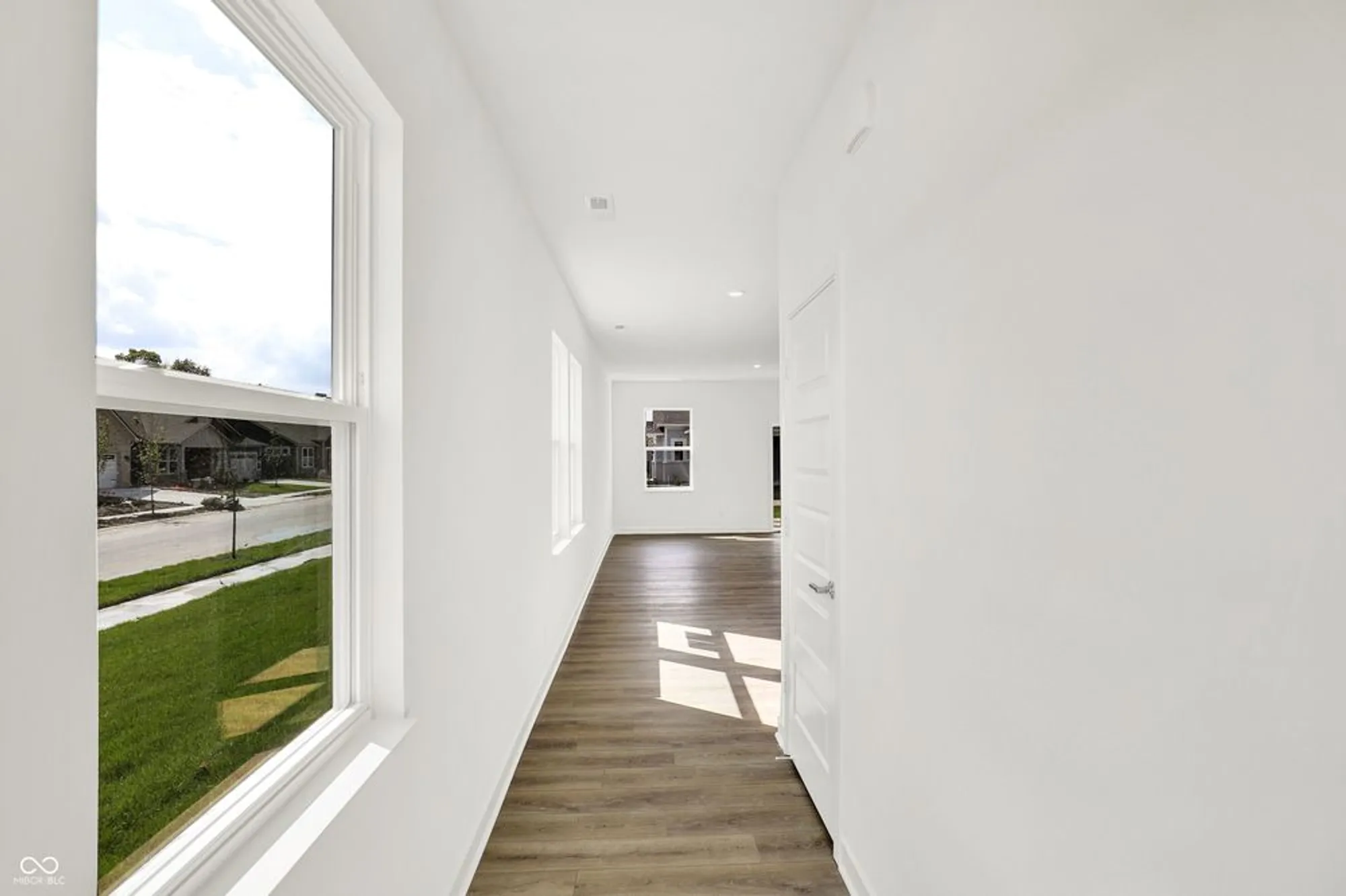 Property Slideshow image 7 of 44 | 5363 foxley park ln, Avon, IN, 46123