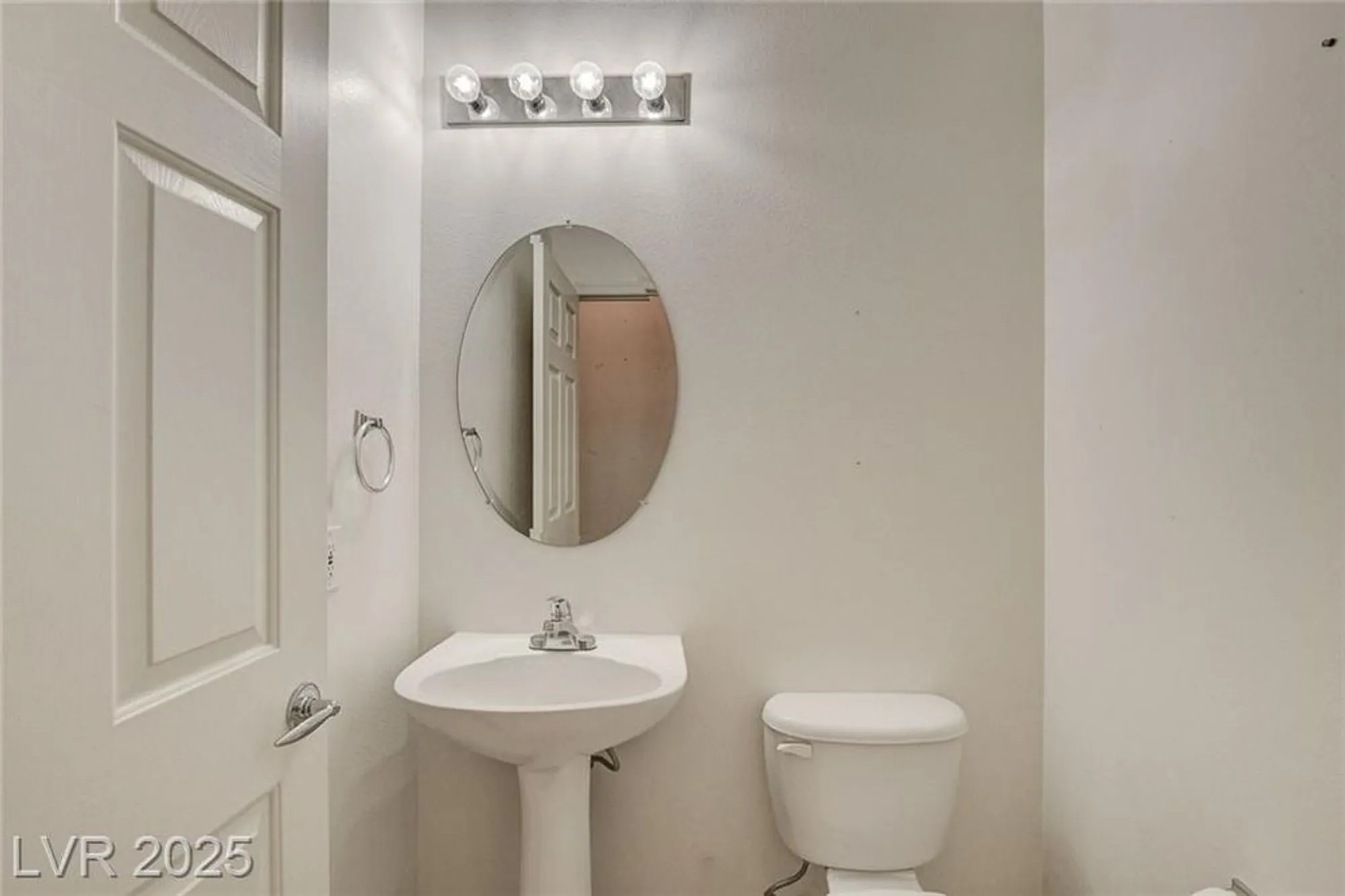 Property Slideshow image 28 of 45 | 2839 sapphire desert dr, Henderson, NV, 89052