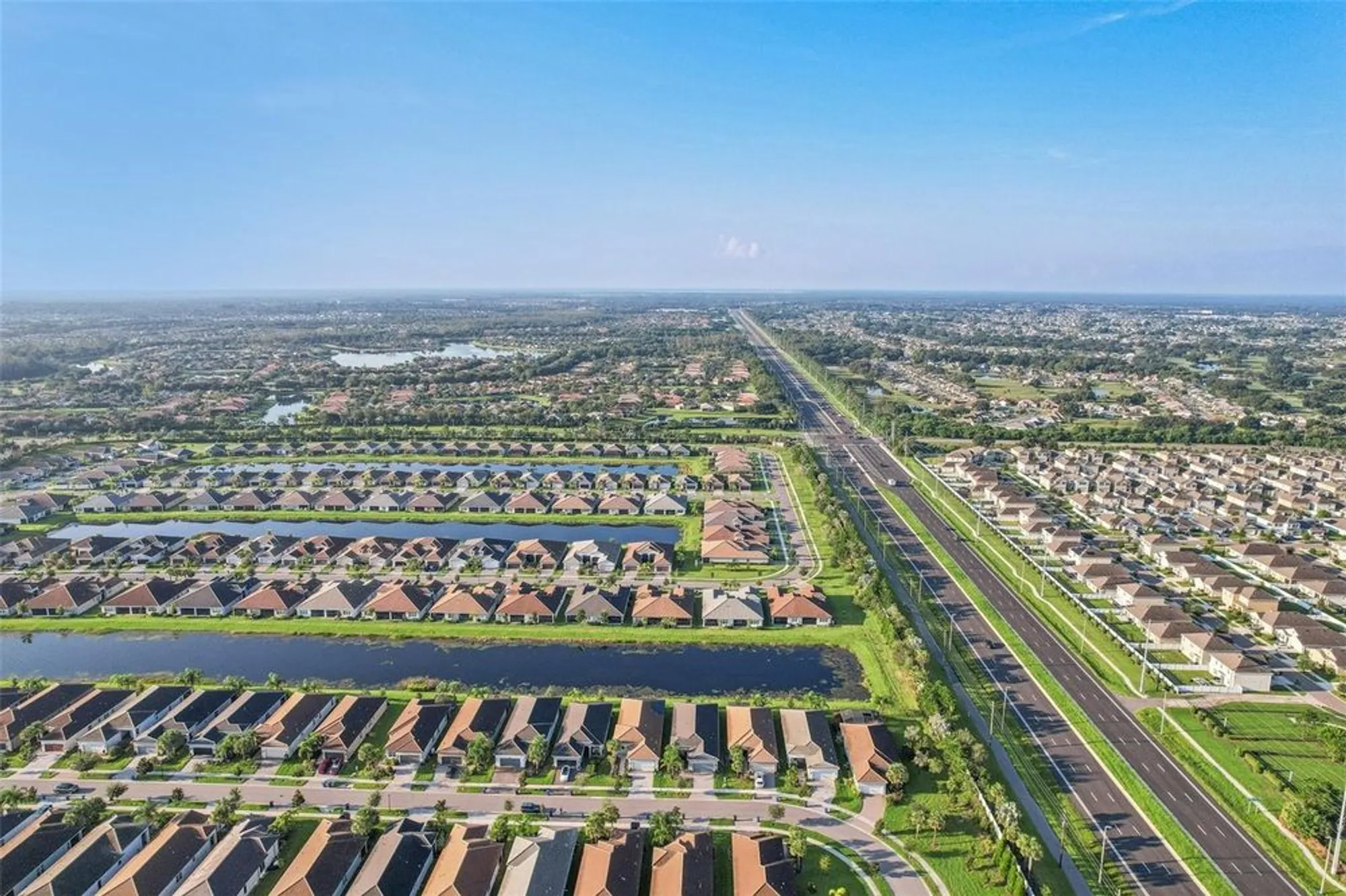 Property Slideshow image 43 of 50 | 4838 sevilla shores dr, Wimauma, FL, 33598