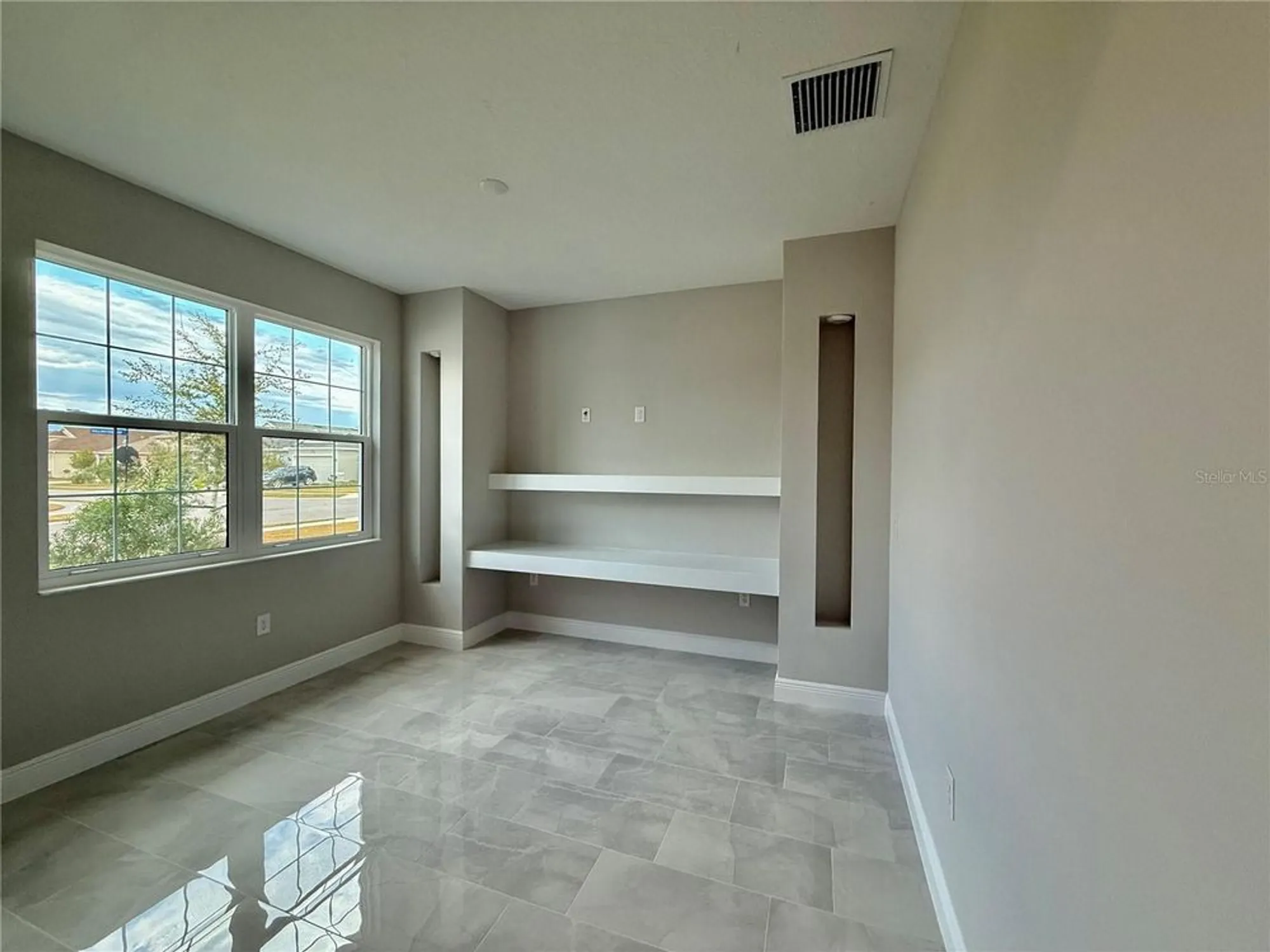 Property Slideshow image 4 of 50 | 2046 wallingford loop, Mount Dora, FL, 32757