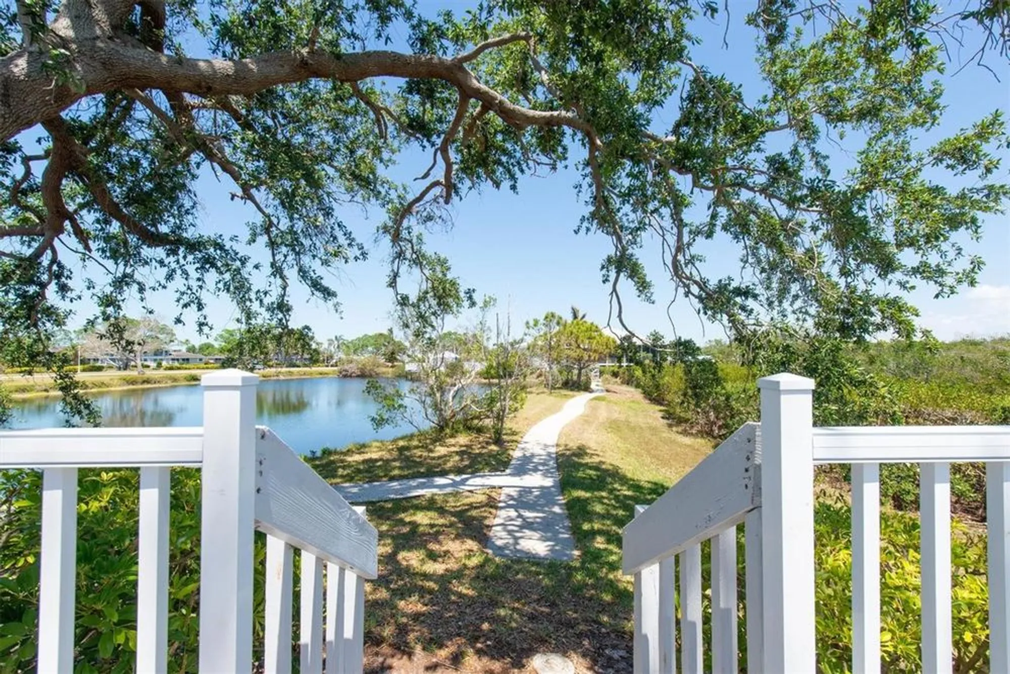 Property Slideshow image 31 of 57 | 801 waterside ln, Bradenton, FL, 34209