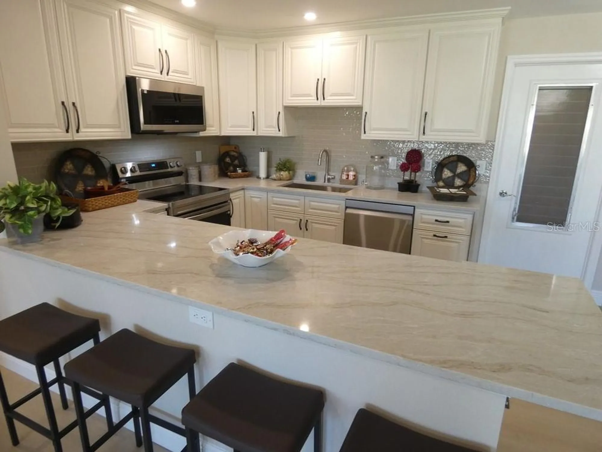 Property Slideshow image 15 of 25 | 2740 whitebridge dr a, Palm Harbor, FL, 34684