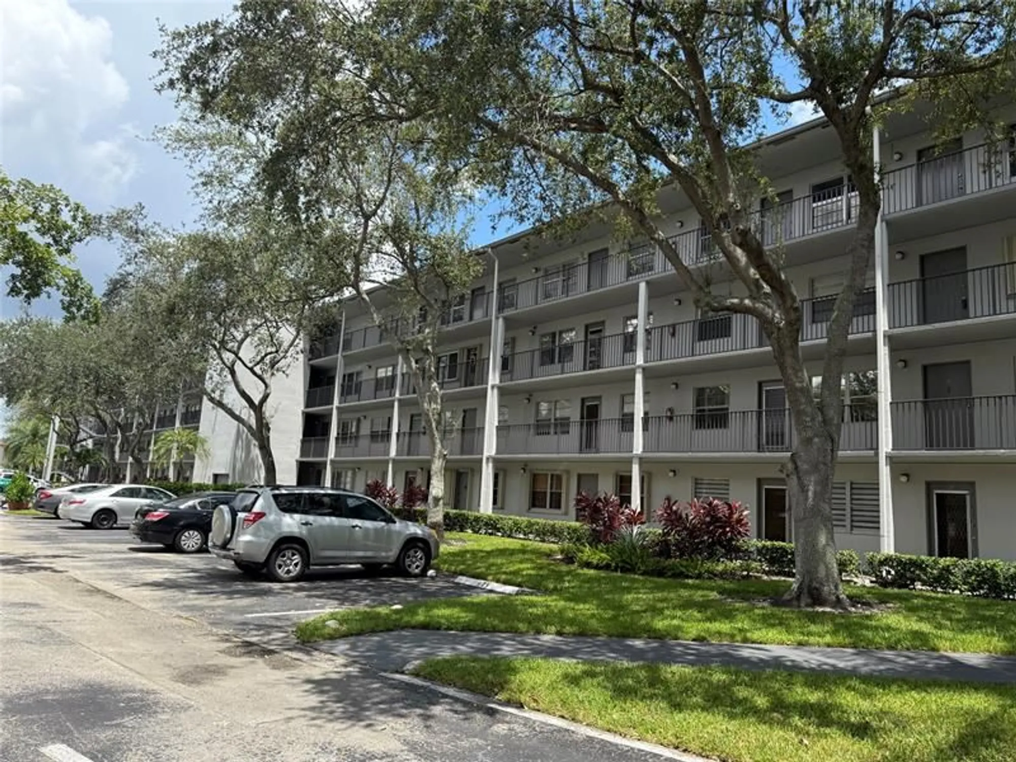 Property Slideshow image 27 of 28 | 251 sw 132nd way h108, Pembroke Pines, FL, 33027