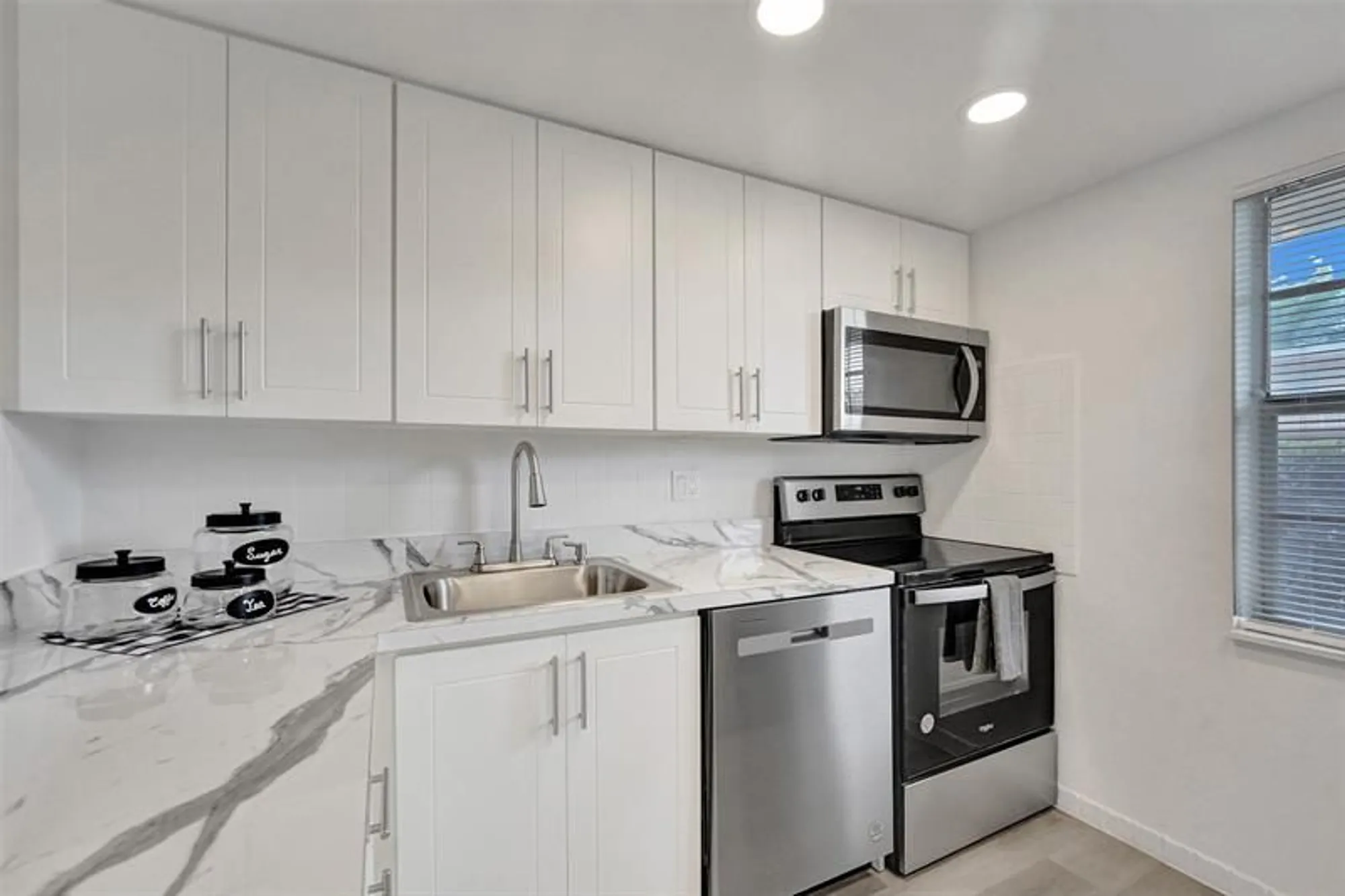 Property Slideshow image 6 of 60 | 7605 nw 5th pl apt 103, Margate, FL, 33063
