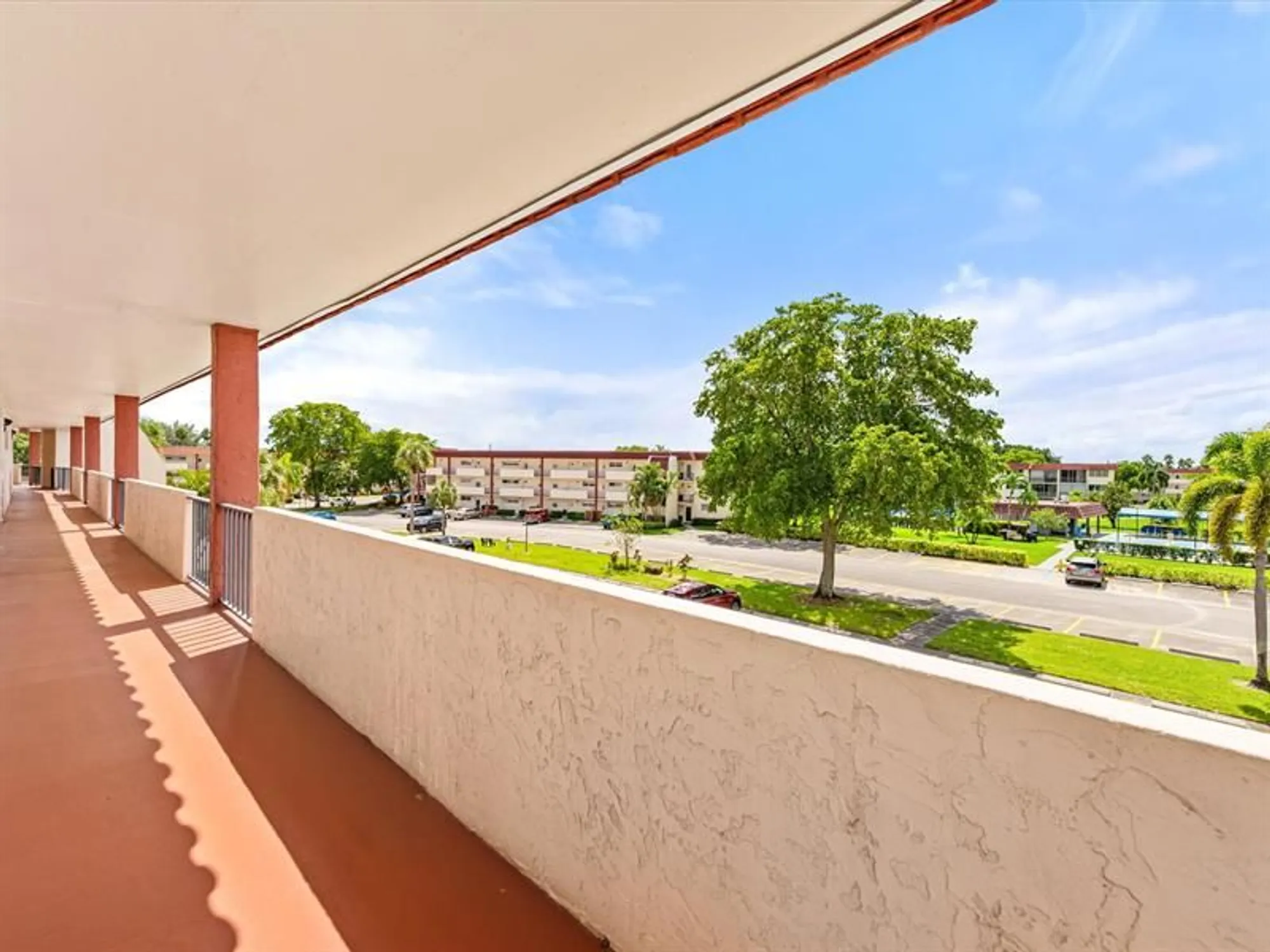 Property Slideshow image 22 of 42 | 9423 s hollybrook lake dr 309, Pembroke Pines, FL, 33025