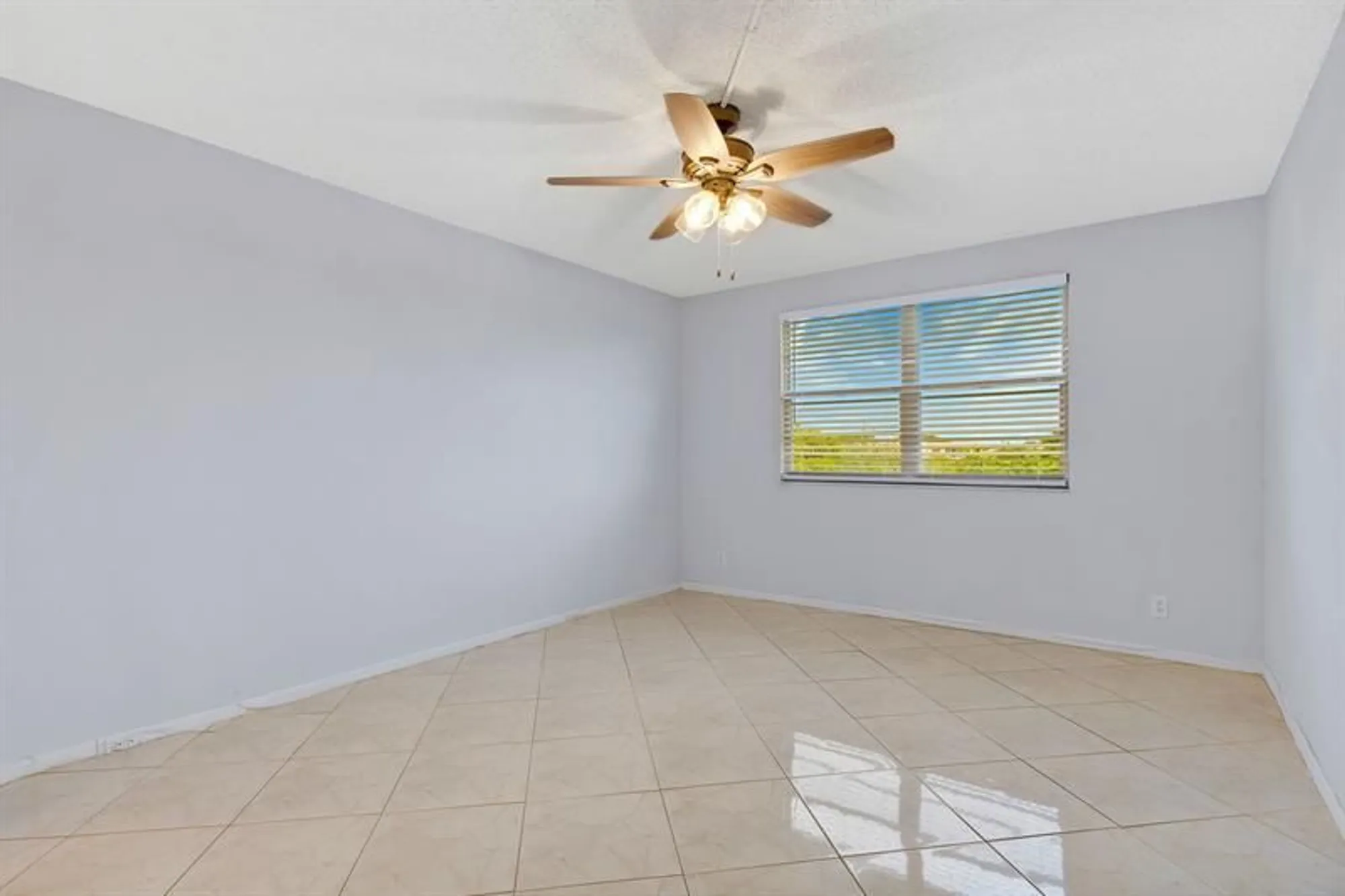 Property Slideshow image 20 of 33 | 1606 abaco dr e4, Coconut Creek, FL, 33066