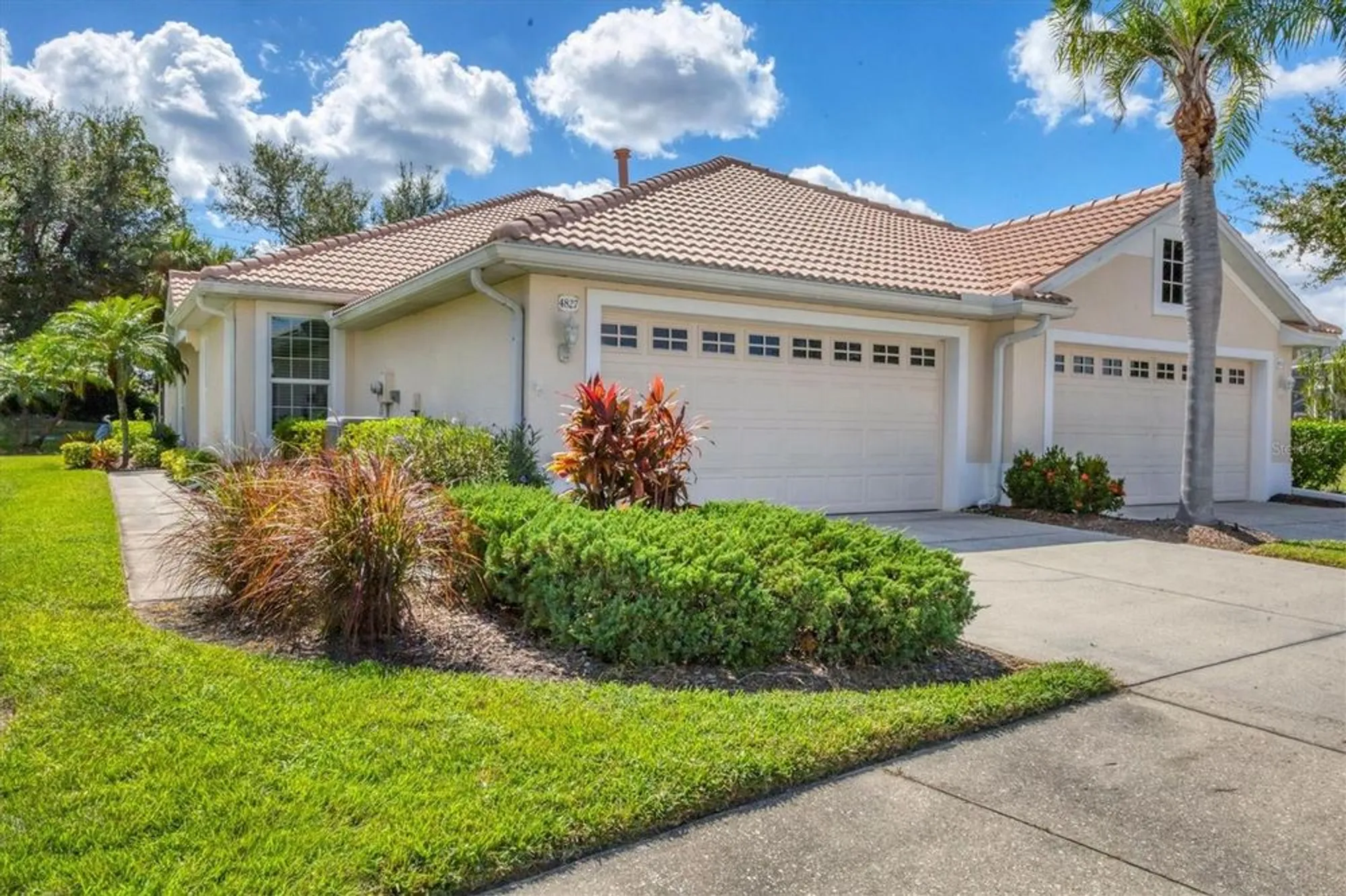 Property Slideshow image 6 of 68 | 4827 whispering oaks dr, North Port, FL, 34287