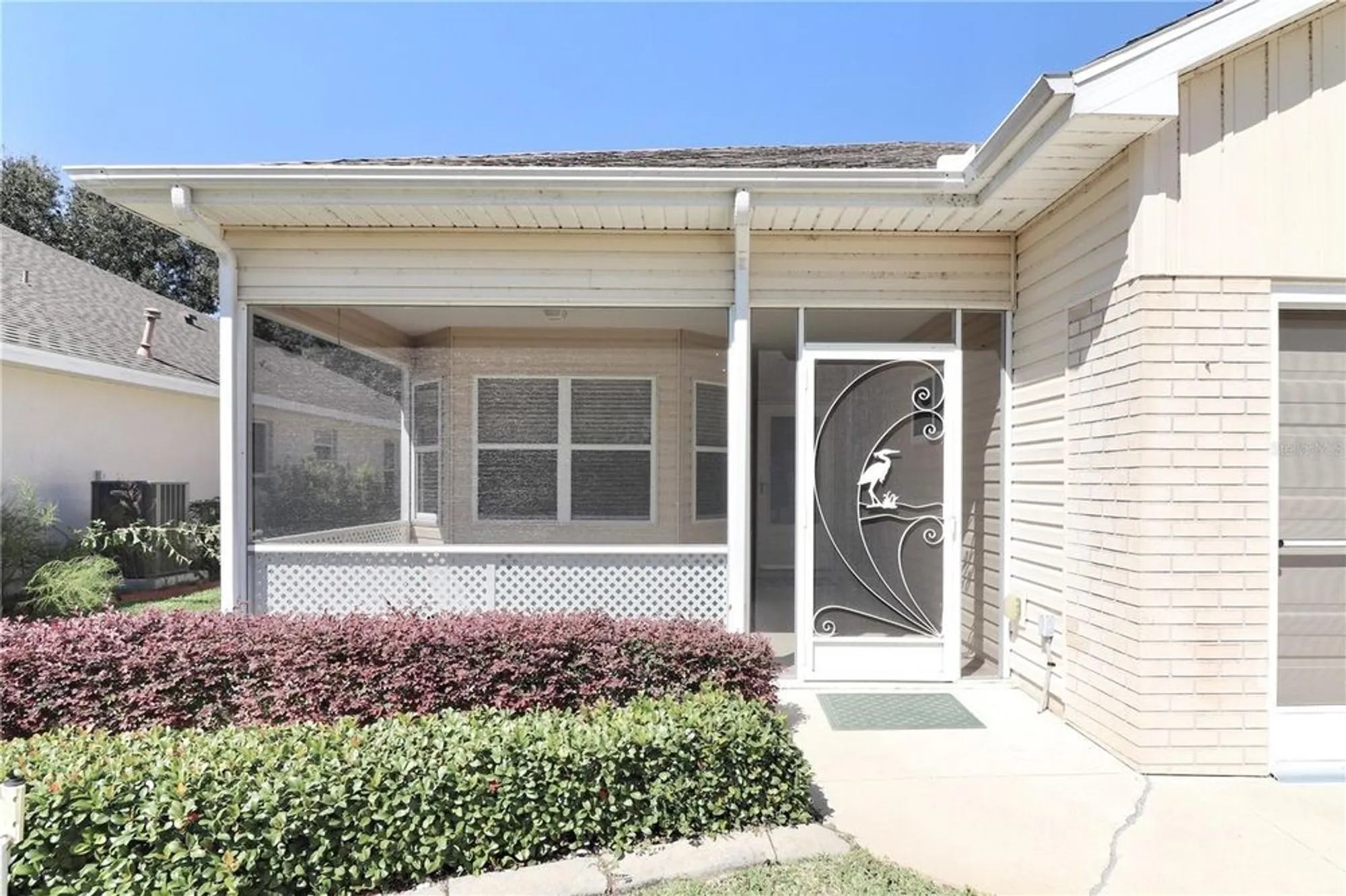 Property Slideshow image 2 of 42 | 5433 sir churchill dr, Leesburg, FL, 34748