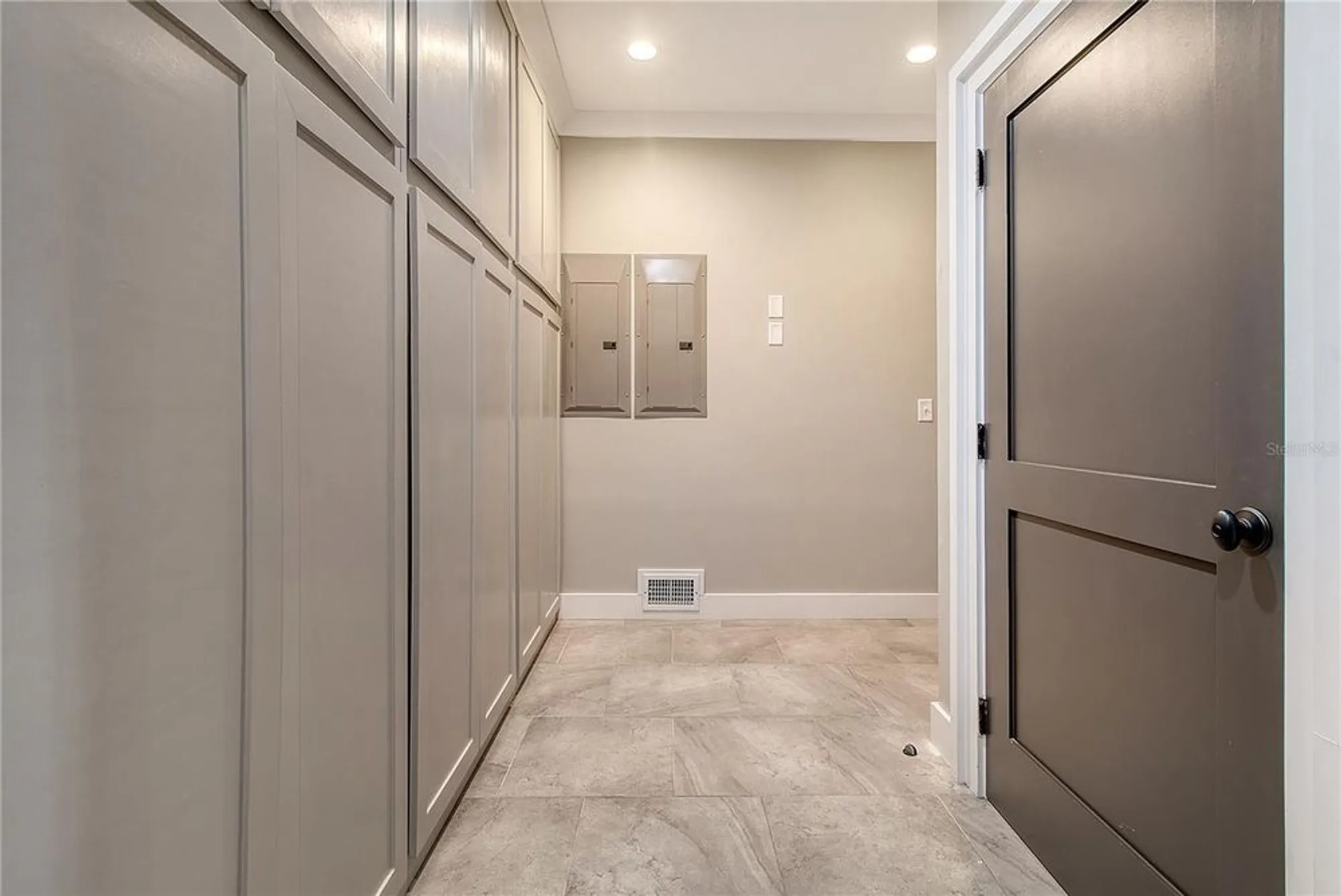 Property Slideshow image 31 of 62 | 1250 n portofino dr apt 208, Sarasota, FL, 34242