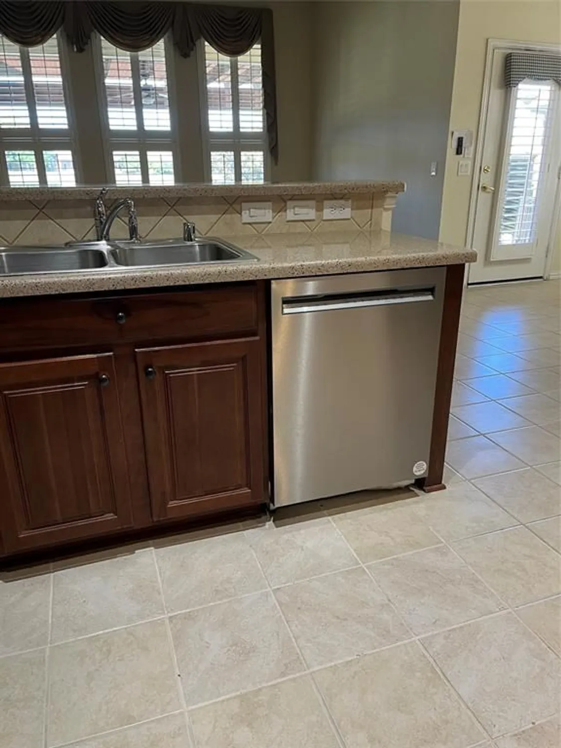 Property Slideshow image 8 of 29 | 415 black diamond ct, Fairview, TX, 75069