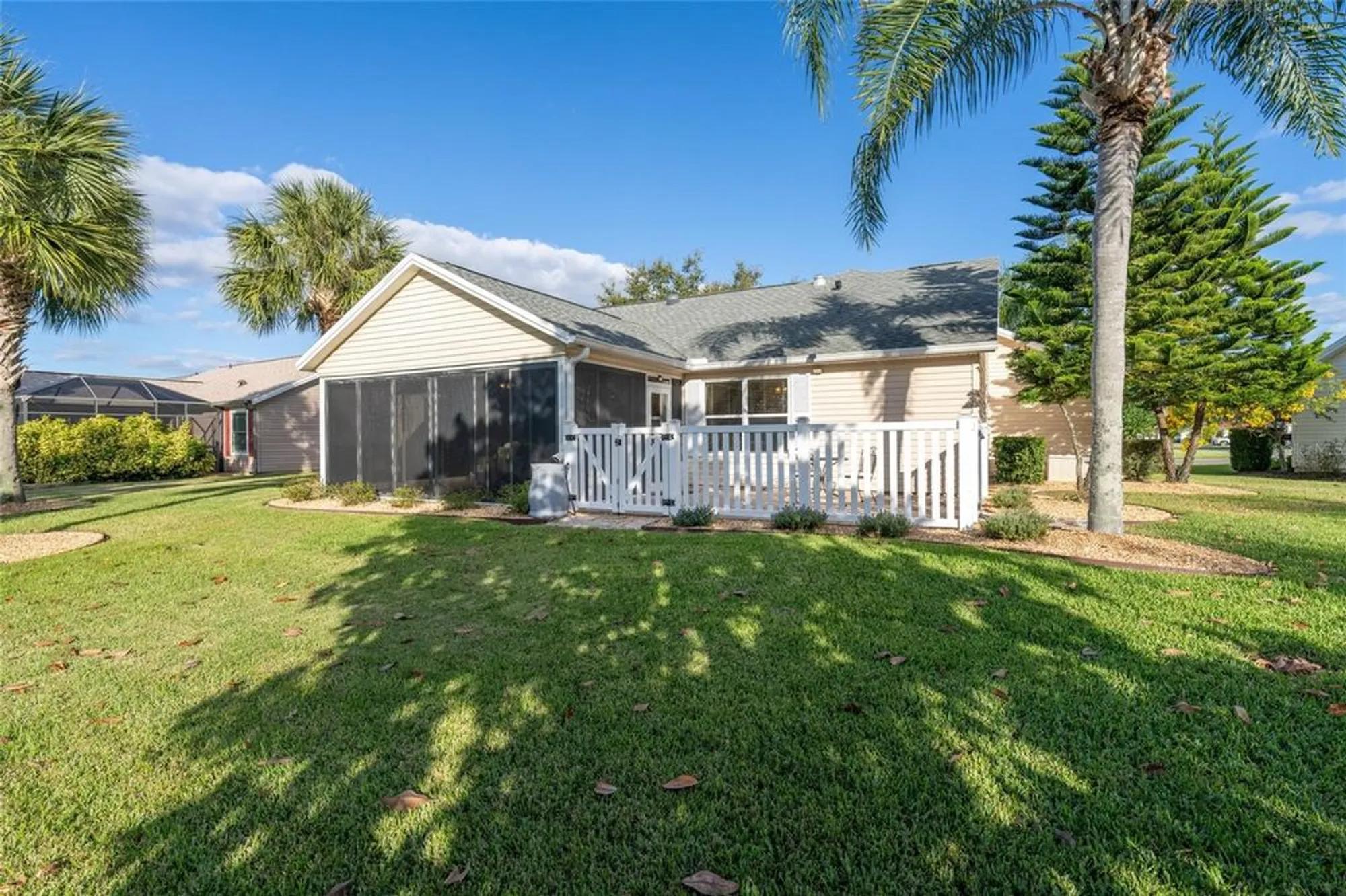 Property Slideshow image 43 of 62 | 967 livingston loop, The Villages, FL, 32162