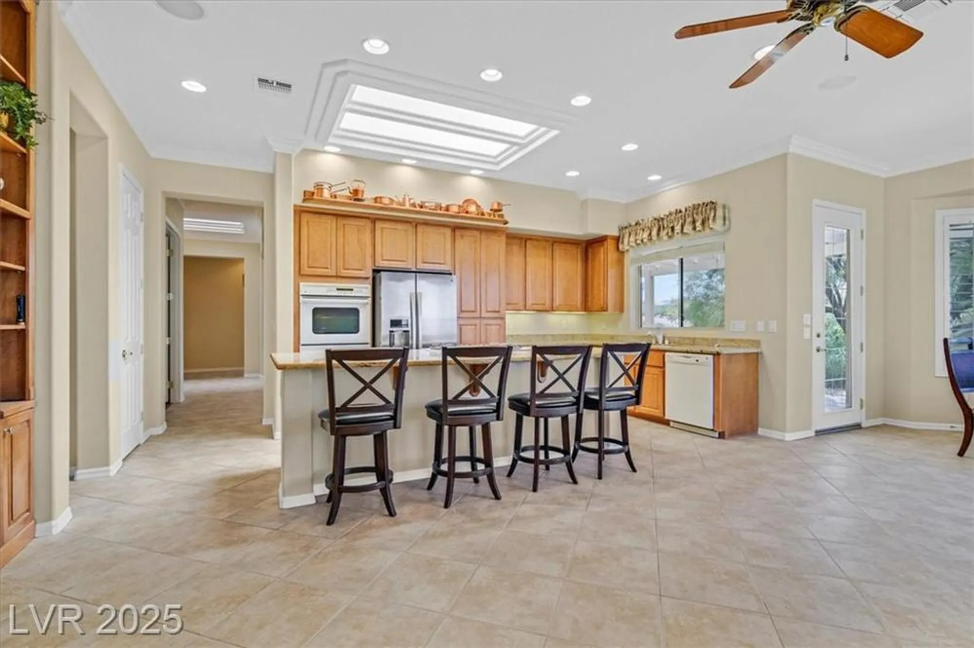 Property Slideshow image 14 of 64 | 2899 brook trout ct, Henderson, NV, 89052