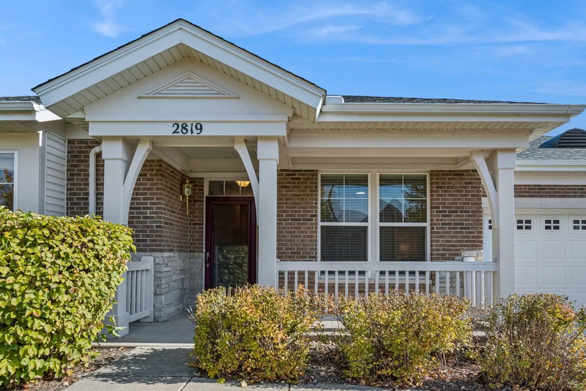 Property Slideshow image 2 of 38 | 2819 normandy cir, Naperville, IL, 60564