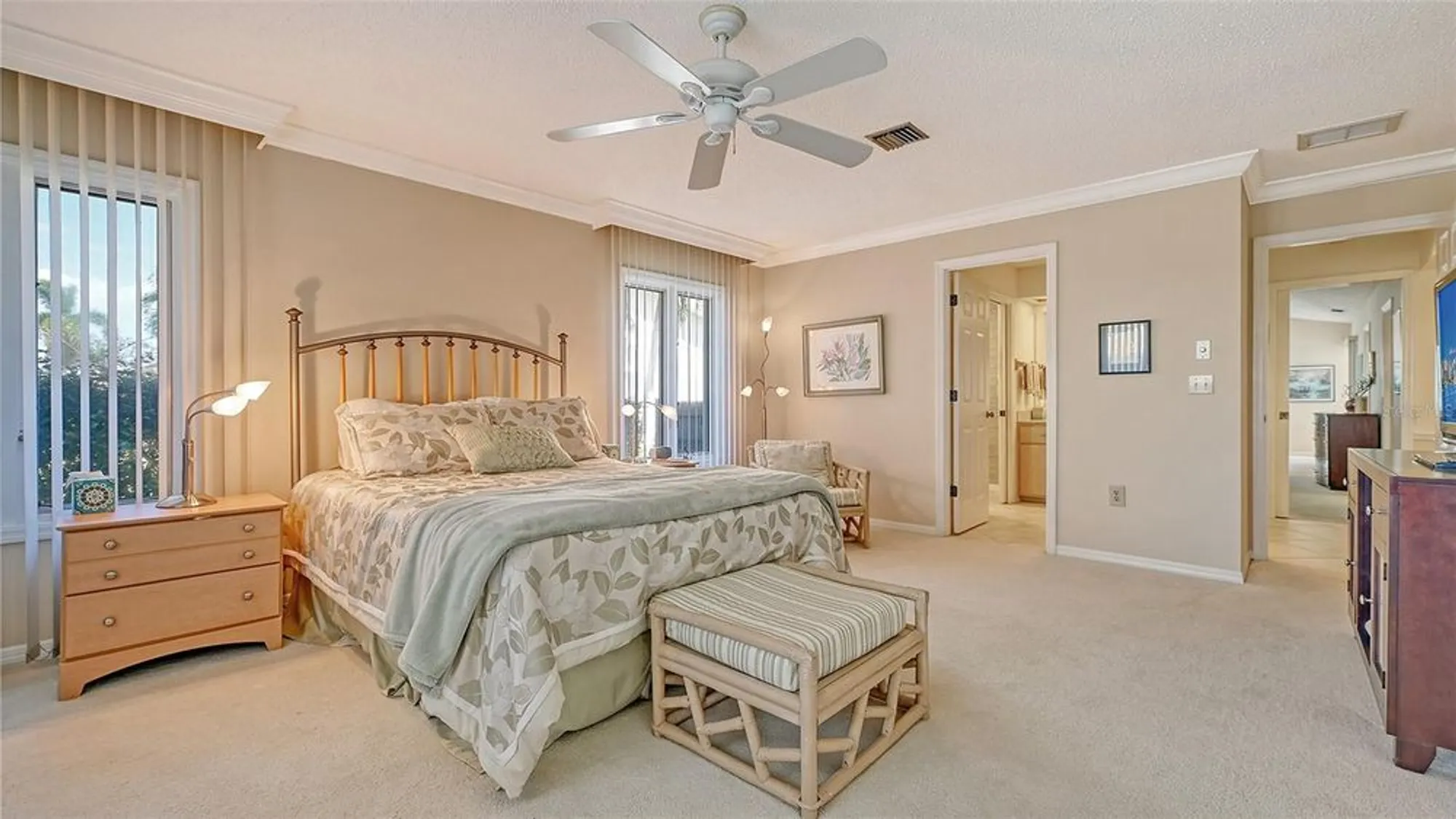 Property Slideshow image 37 of 87 | 5692 country lakes dr, Sarasota, FL, 34243