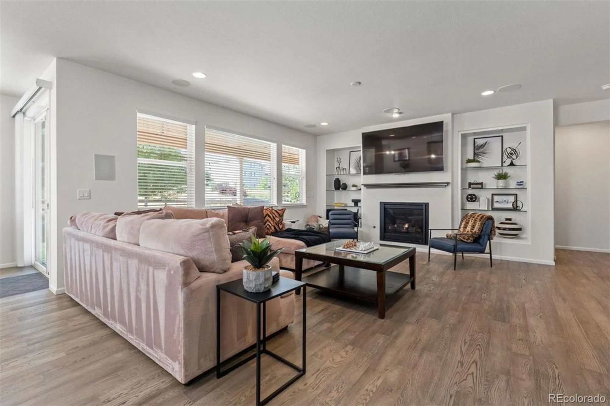 Property Slideshow image 6 of 40 | 6702 w asbury pl, Lakewood, CO, 80227