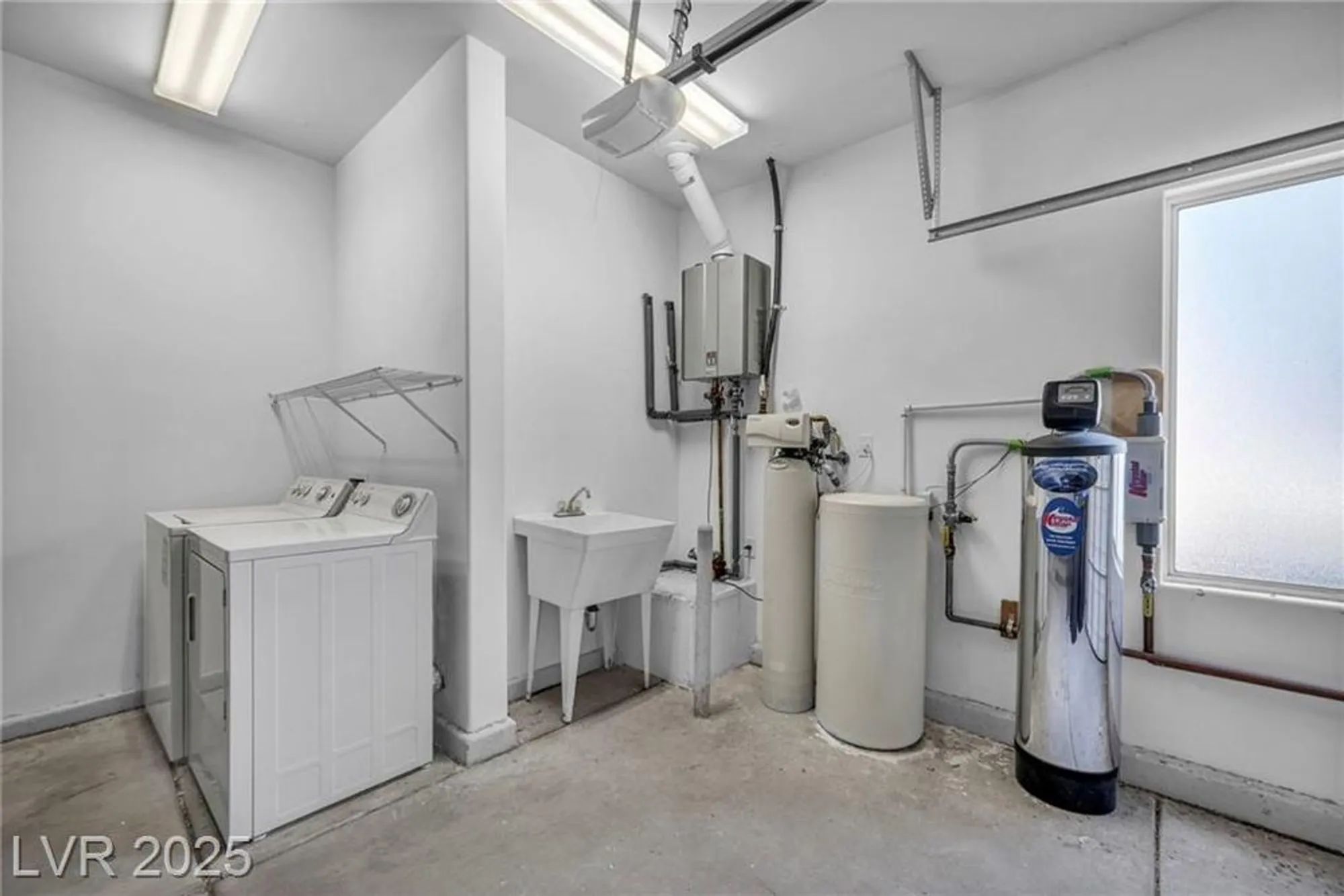 Property Slideshow image 56 of 71 | 2567 evening sky dr, Henderson, NV, 89052