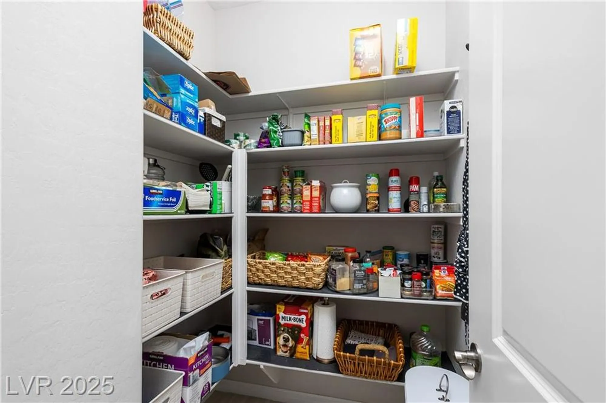 Property Slideshow image 9 of 22 | 1129 calico rdg, Mesquite, NV, 89034