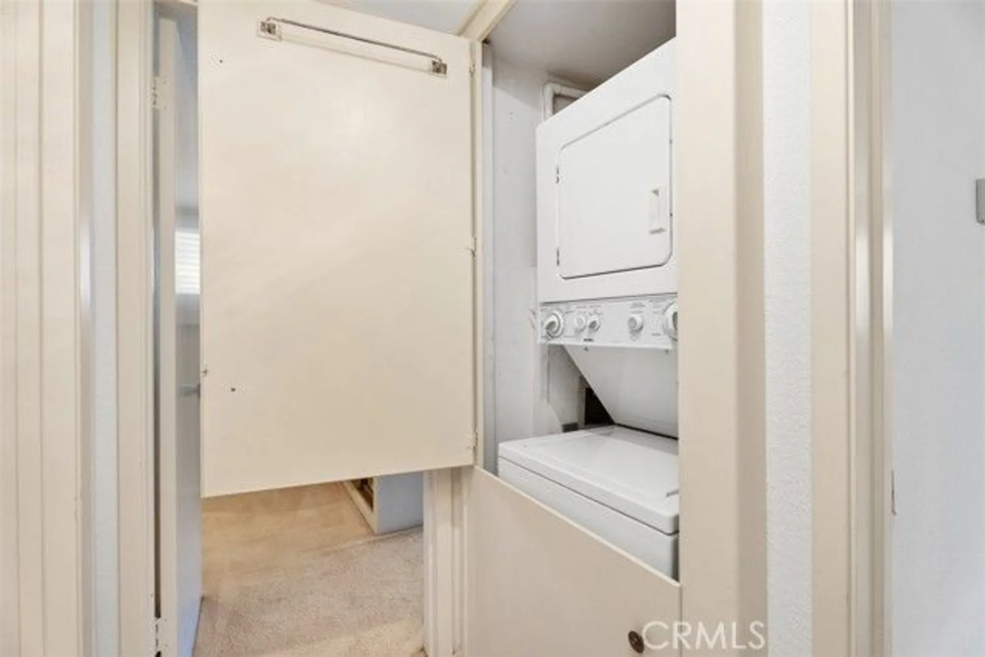 Property Slideshow image 15 of 43 | 881 via mendoza d, Laguna Woods, CA, 92637