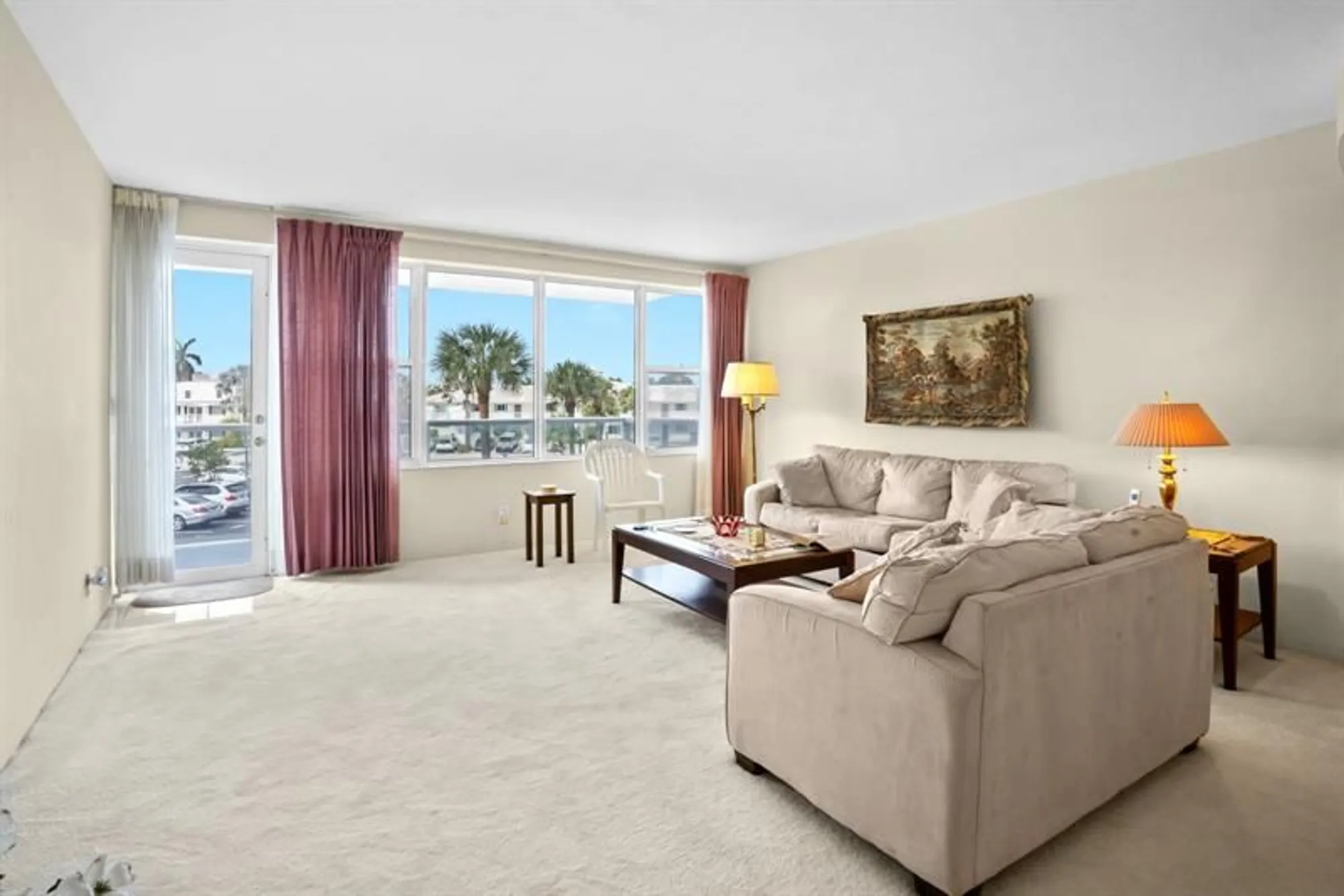 Property Slideshow image 9 of 27 | 3300 ne 36th st 201, Fort Lauderdale, FL, 33308