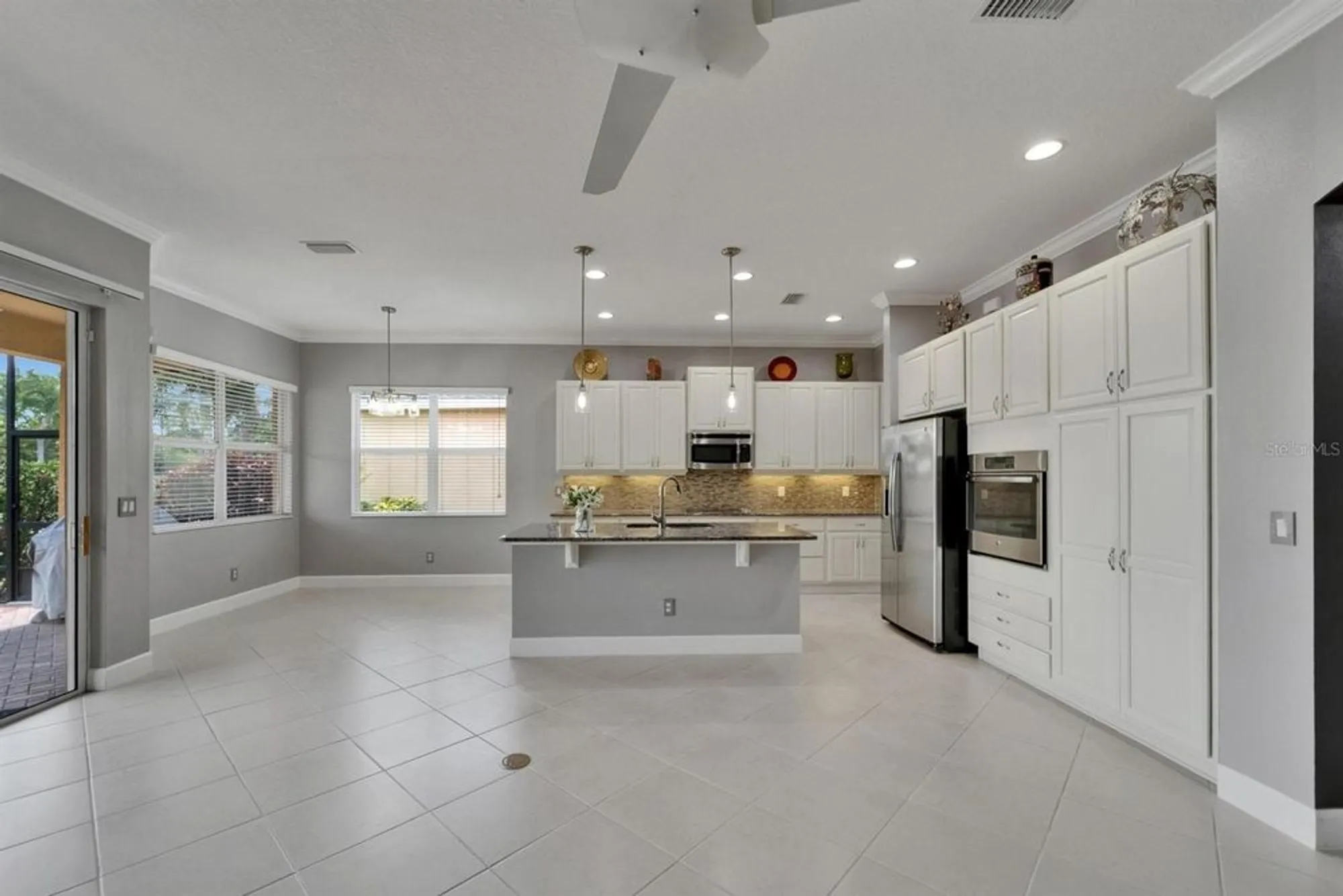 Property Slideshow image 22 of 43 | 1643 emerald dunes dr, Sun City Center, FL, 33573