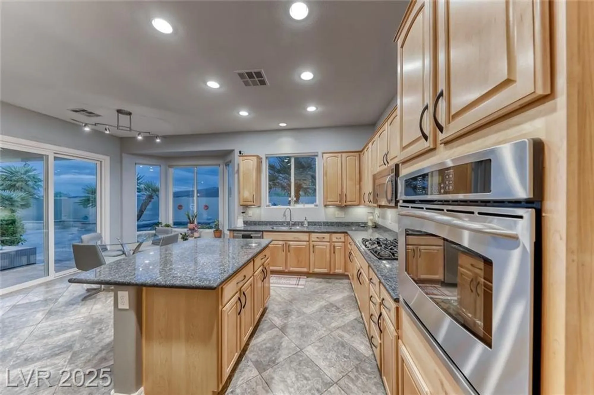 Property Slideshow image 24 of 67 | 2142 sandstone cliffs dr, Henderson, NV, 89044