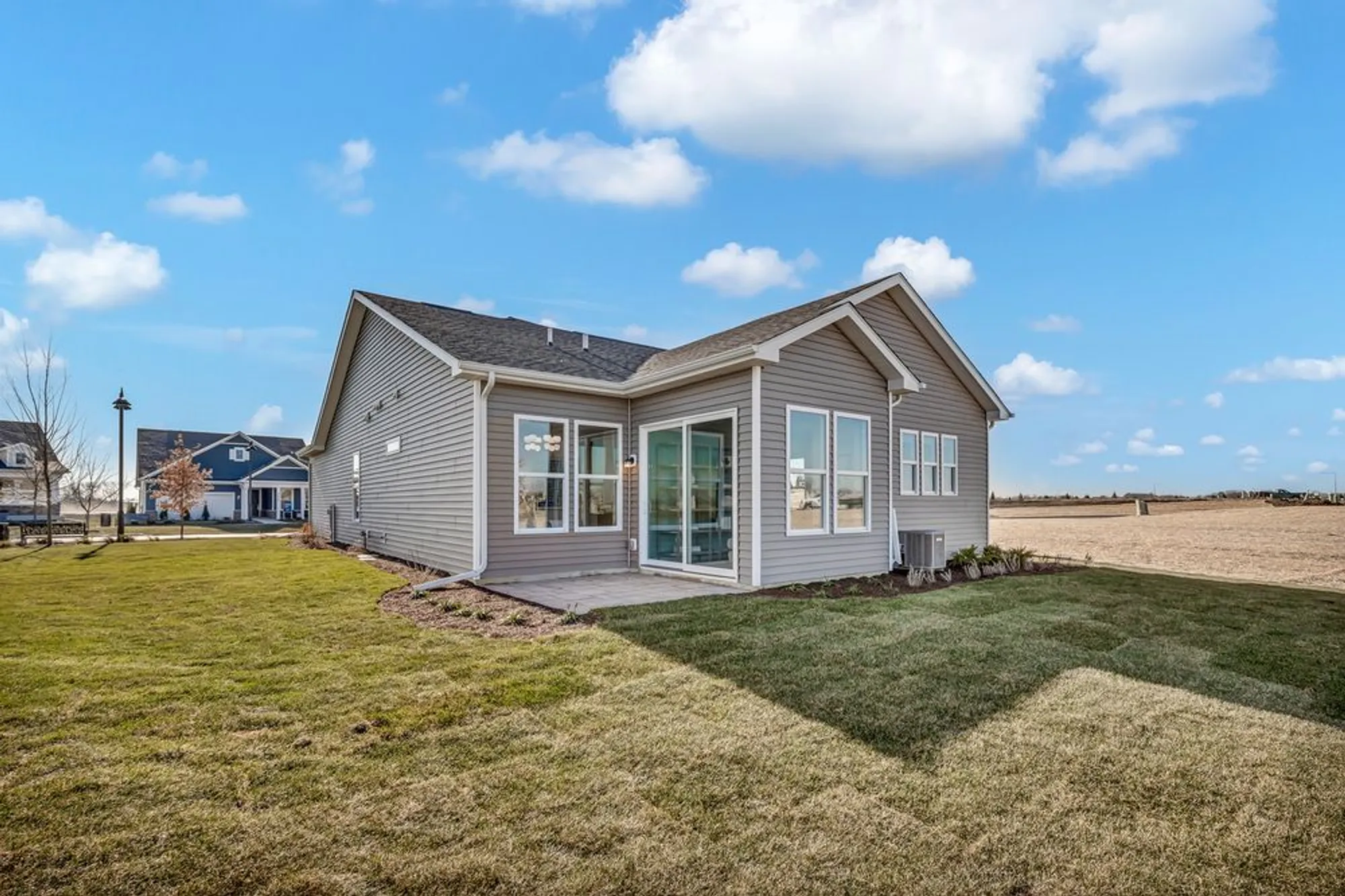 Property Slideshow image 17 of 25 | 3372 fulshear cir, Aurora, IL, 60503