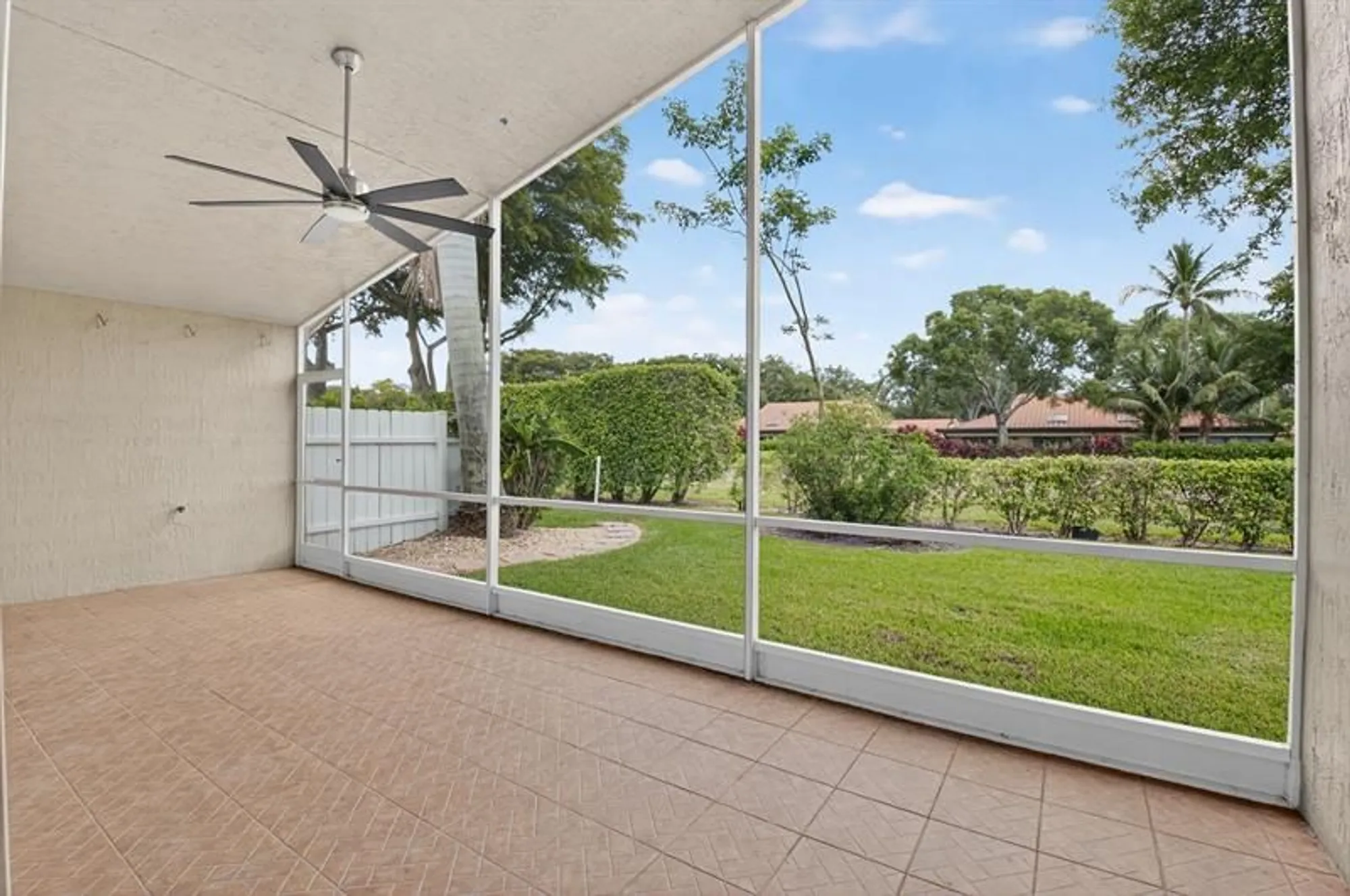 Property Slideshow image 32 of 62 | 5891 royal isles blvd, Boynton Beach, FL, 33437