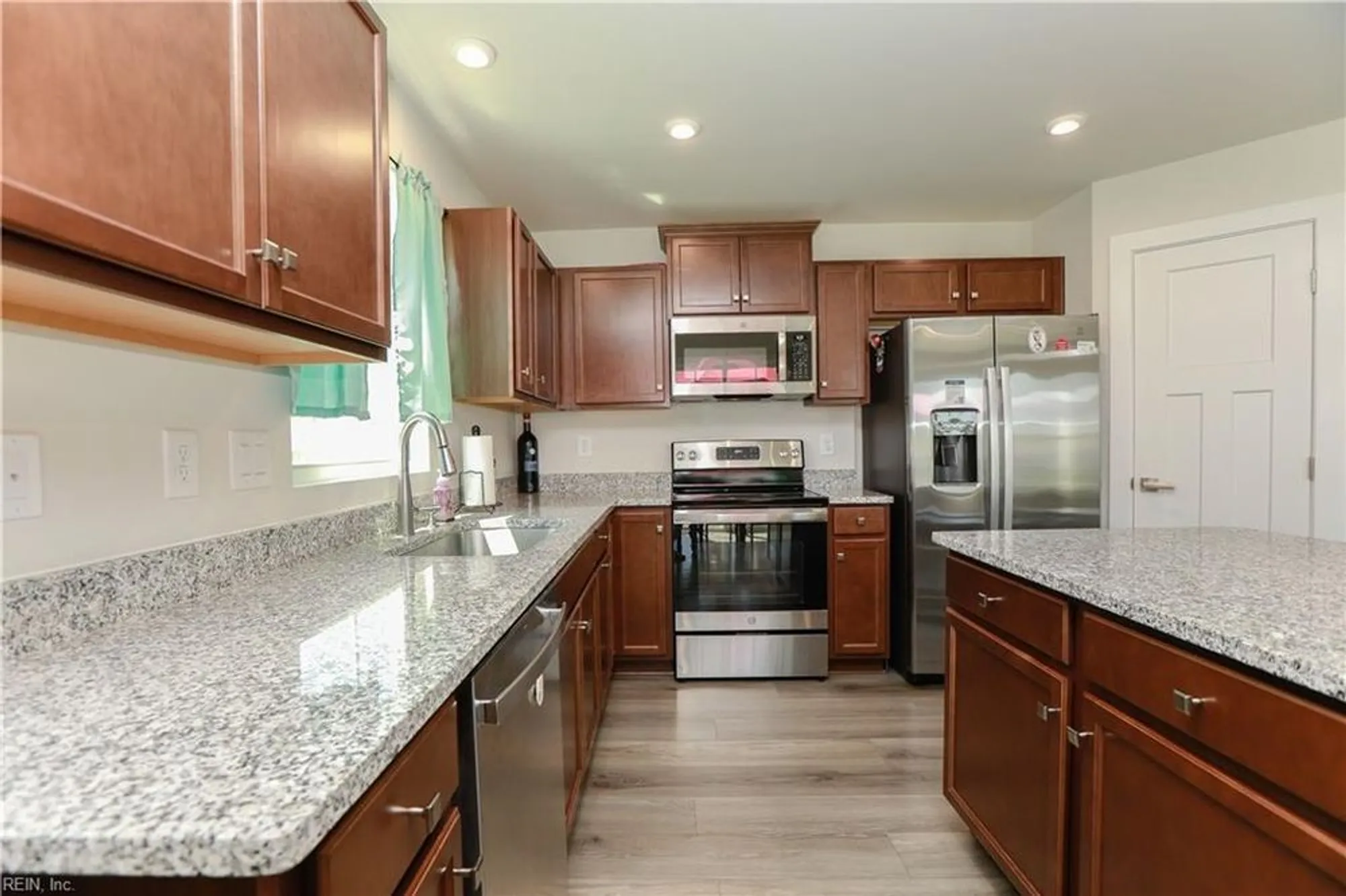 Property Slideshow image 19 of 31 | 7901 w danube loop, New Kent, VA, 23124