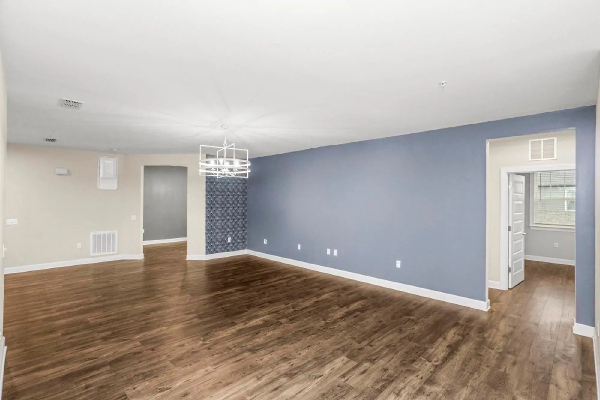 Property Slideshow image 9 of 60 | 141 saundersville rd apt 1402, Hendersonville, TN, 37075