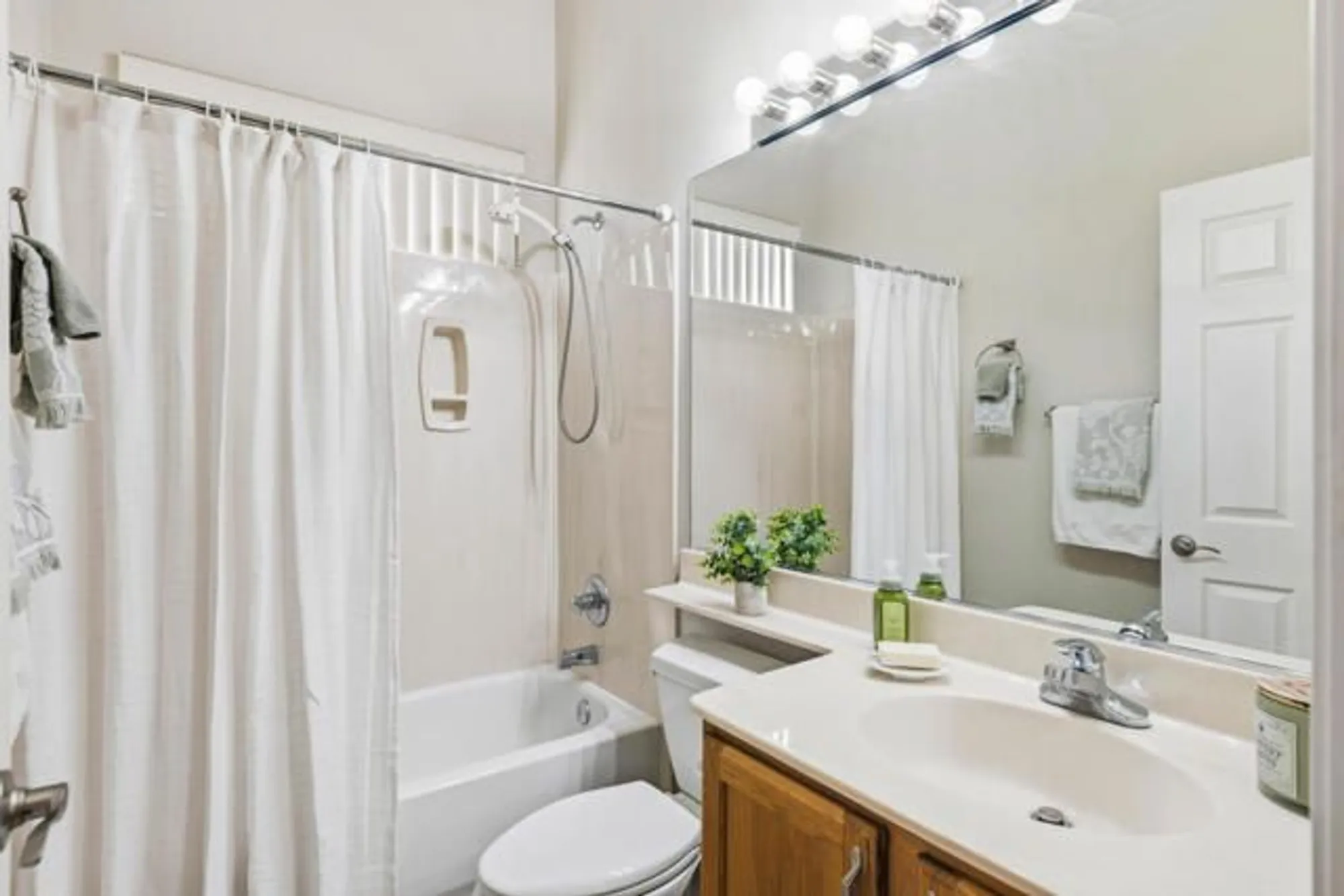 Property Slideshow image 19 of 37 | 80193 royal birkdale dr, Indio, CA, 92201
