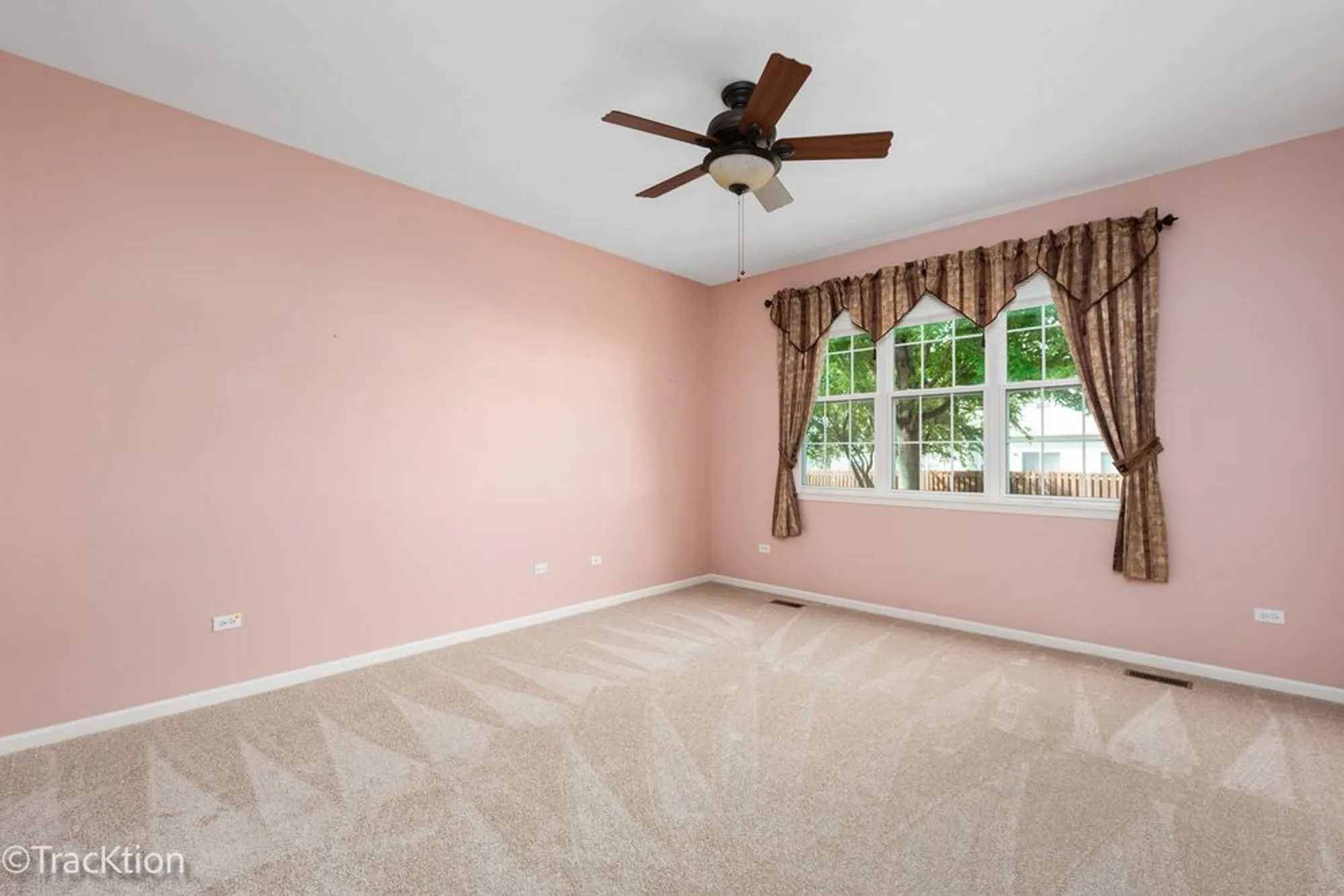 Property Slideshow image 10 of 15 | 16400 crescent lake dr # 16400, Crest Hill, IL, 60403