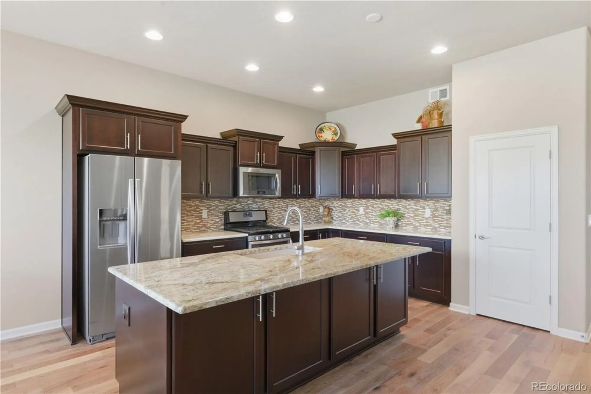 Property Slideshow image 17 of 50 | 3763 wild horse dr, Broomfield, CO, 80023